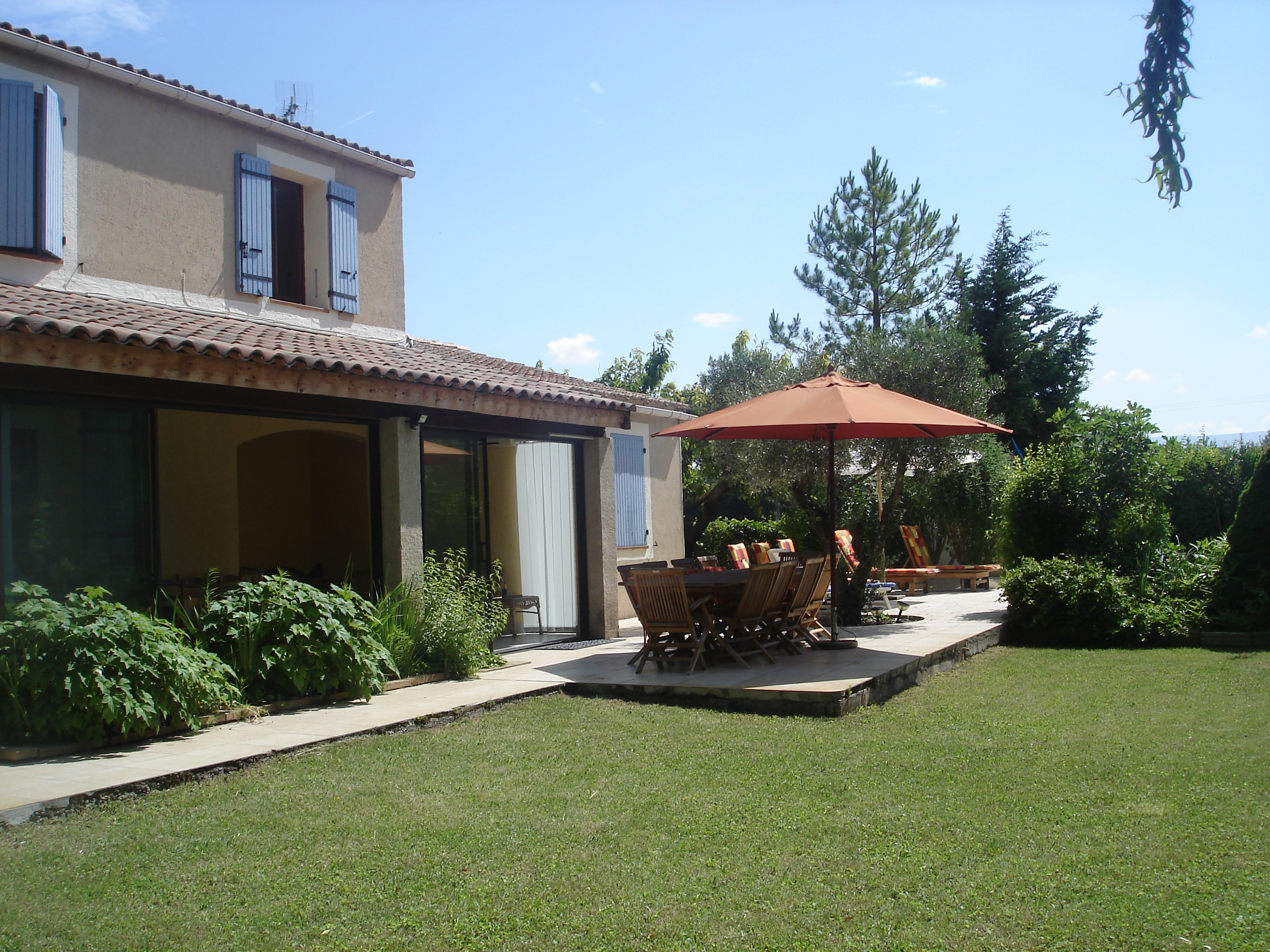 House 9 people 4 bedrooms with a pool