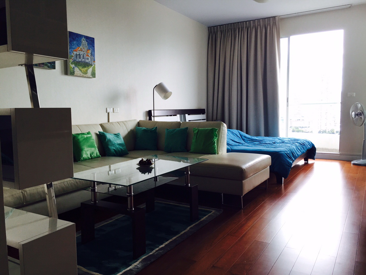 ***** Five stars river view studio