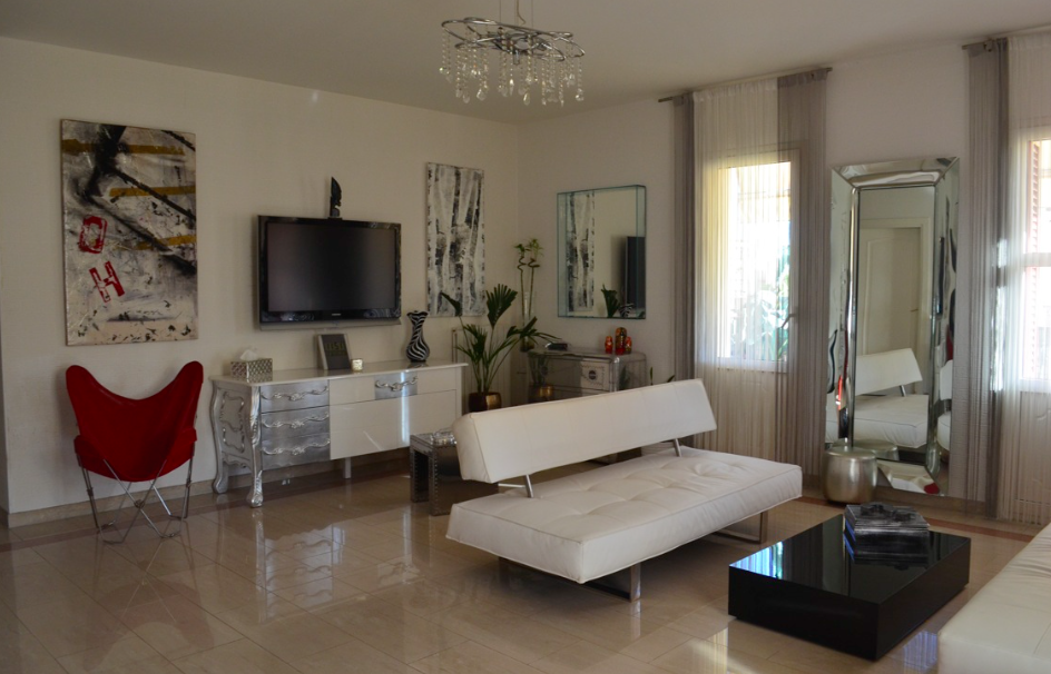APARTMENT 3 BEDROOMS CITY CENTER