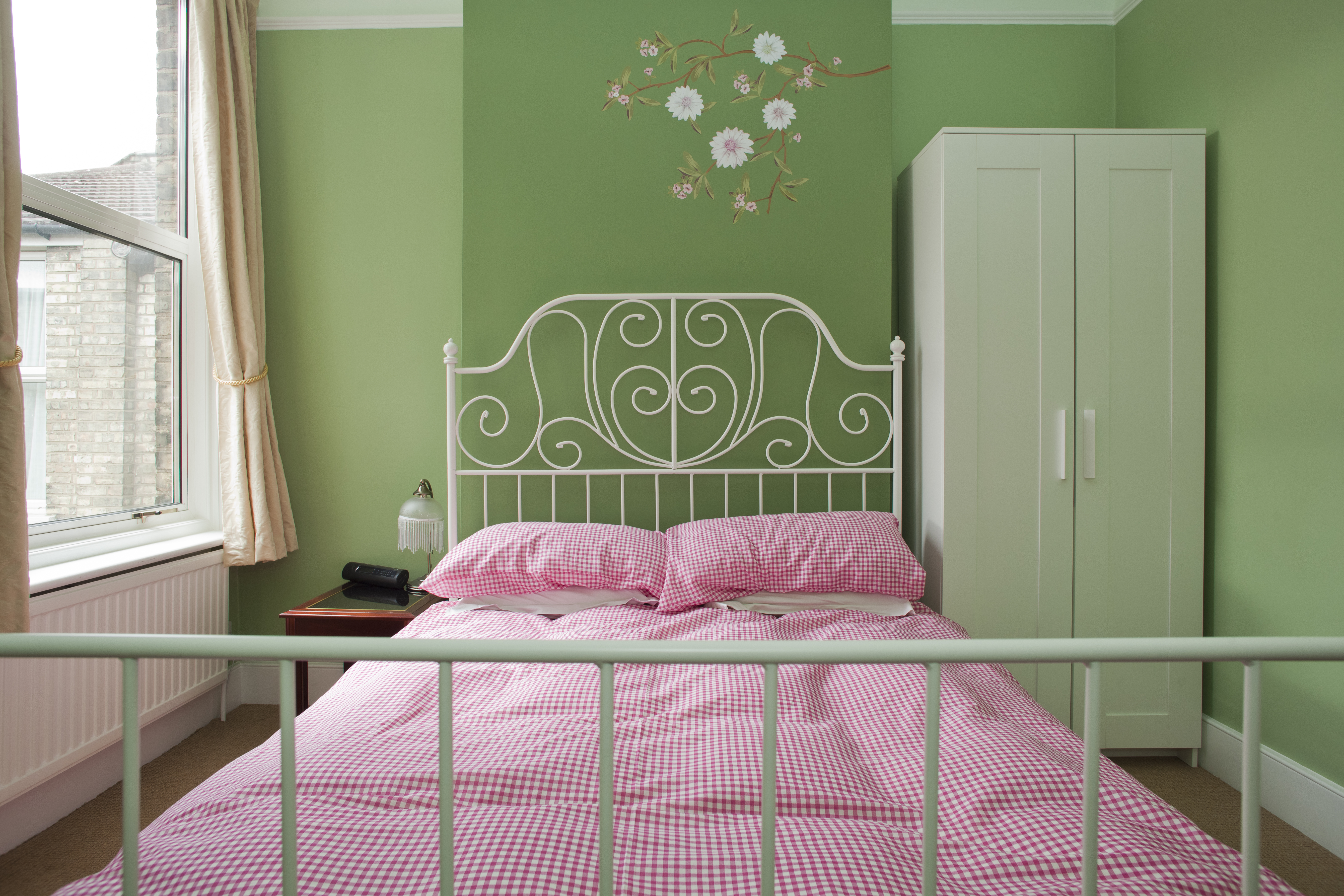 Double room in lovely period house - friendly host in Haringey, London