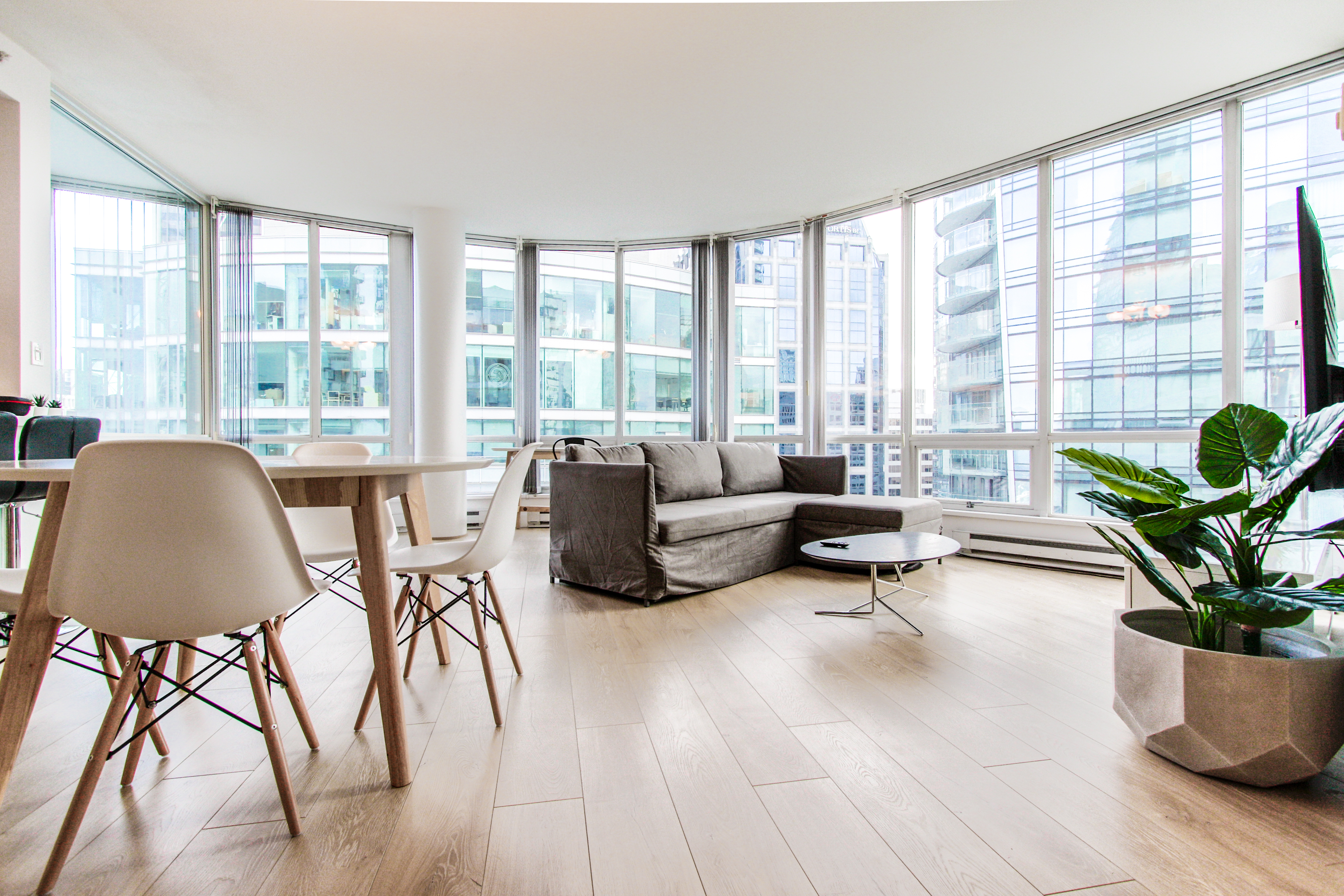 Coal Harbour Home w/ Panoramic and Bright View