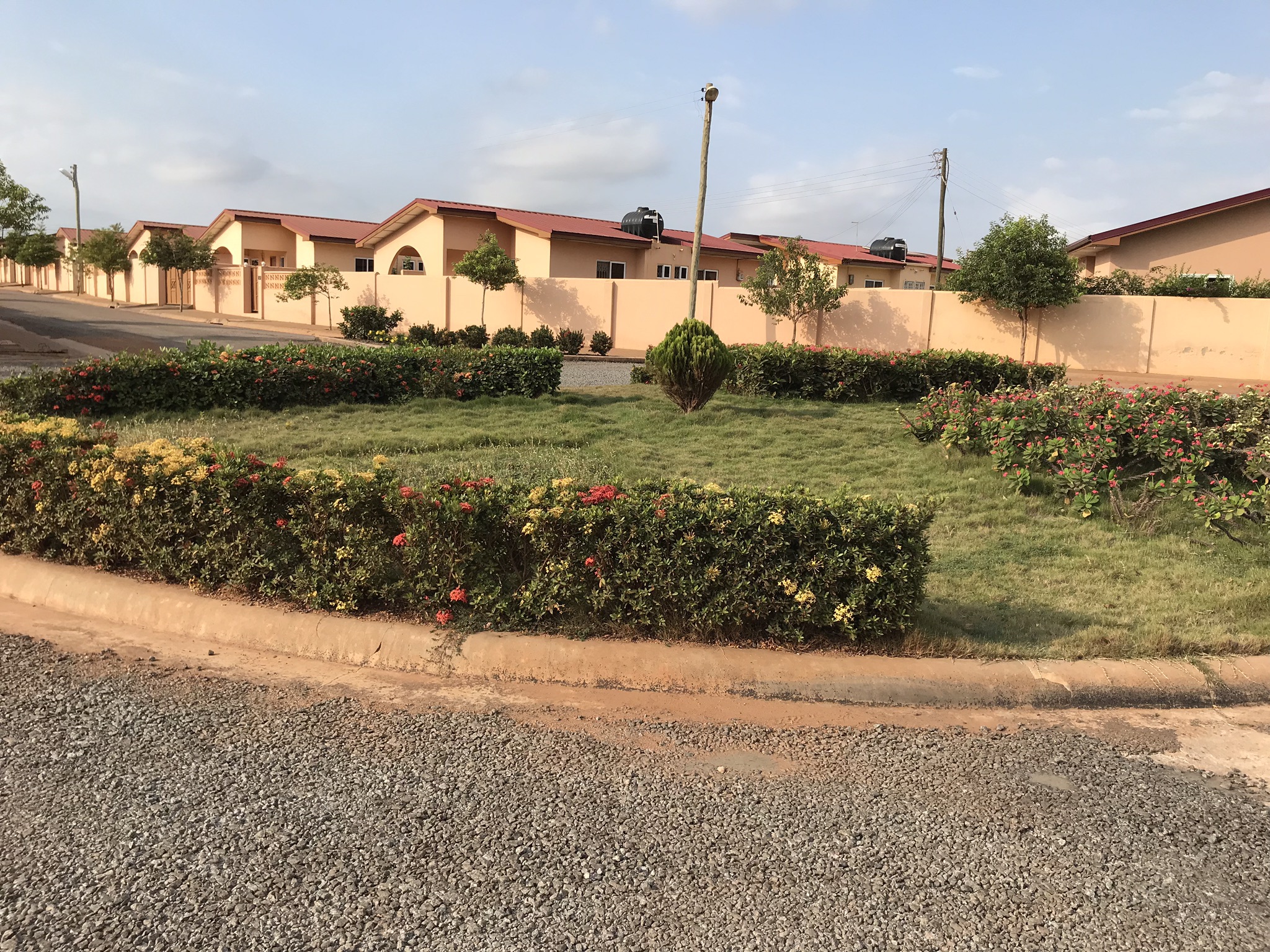 Entire Lovely 2Bedroom House Gated  24Hr Security