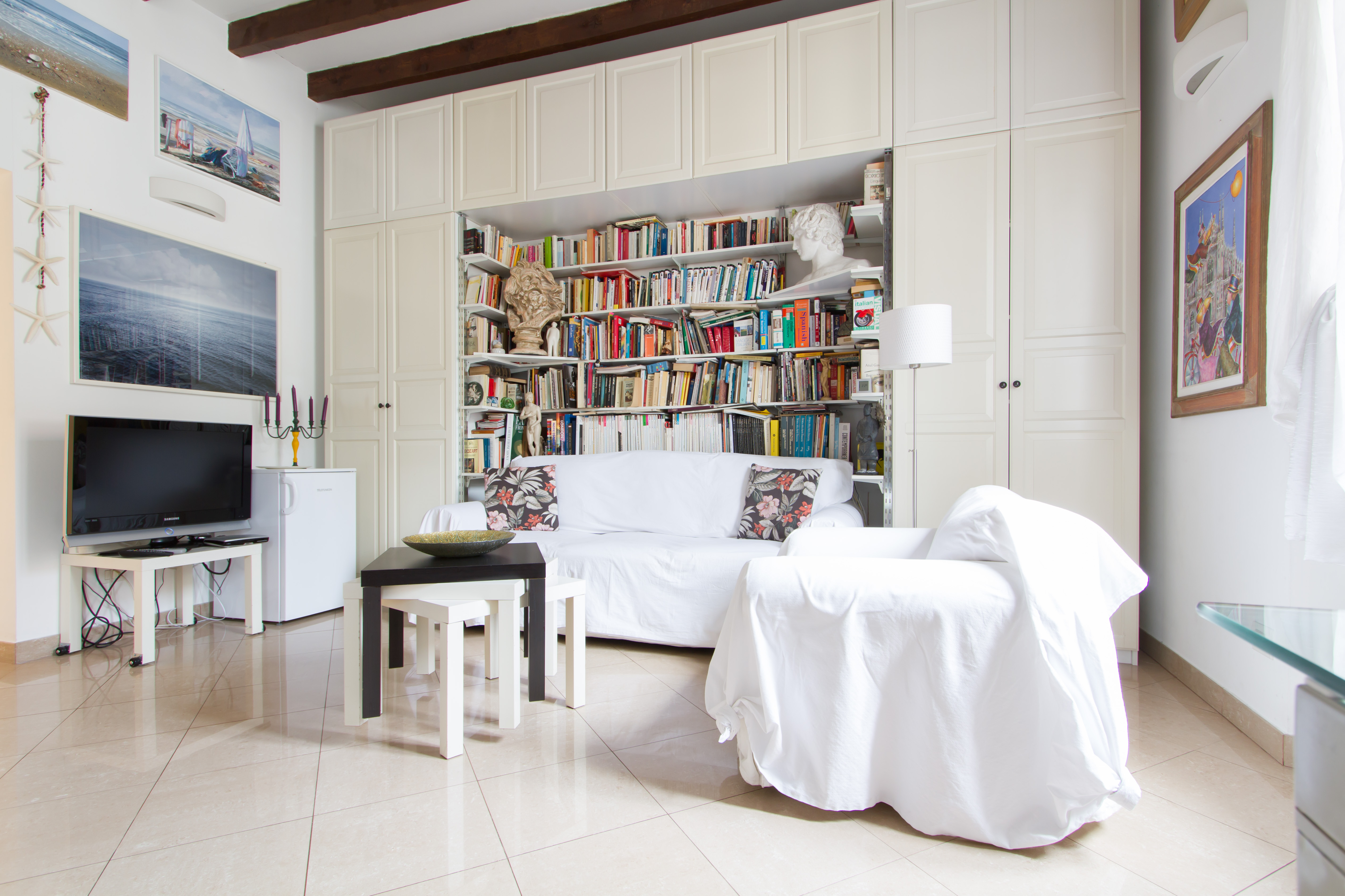 Beautiful, spacious and independent studio