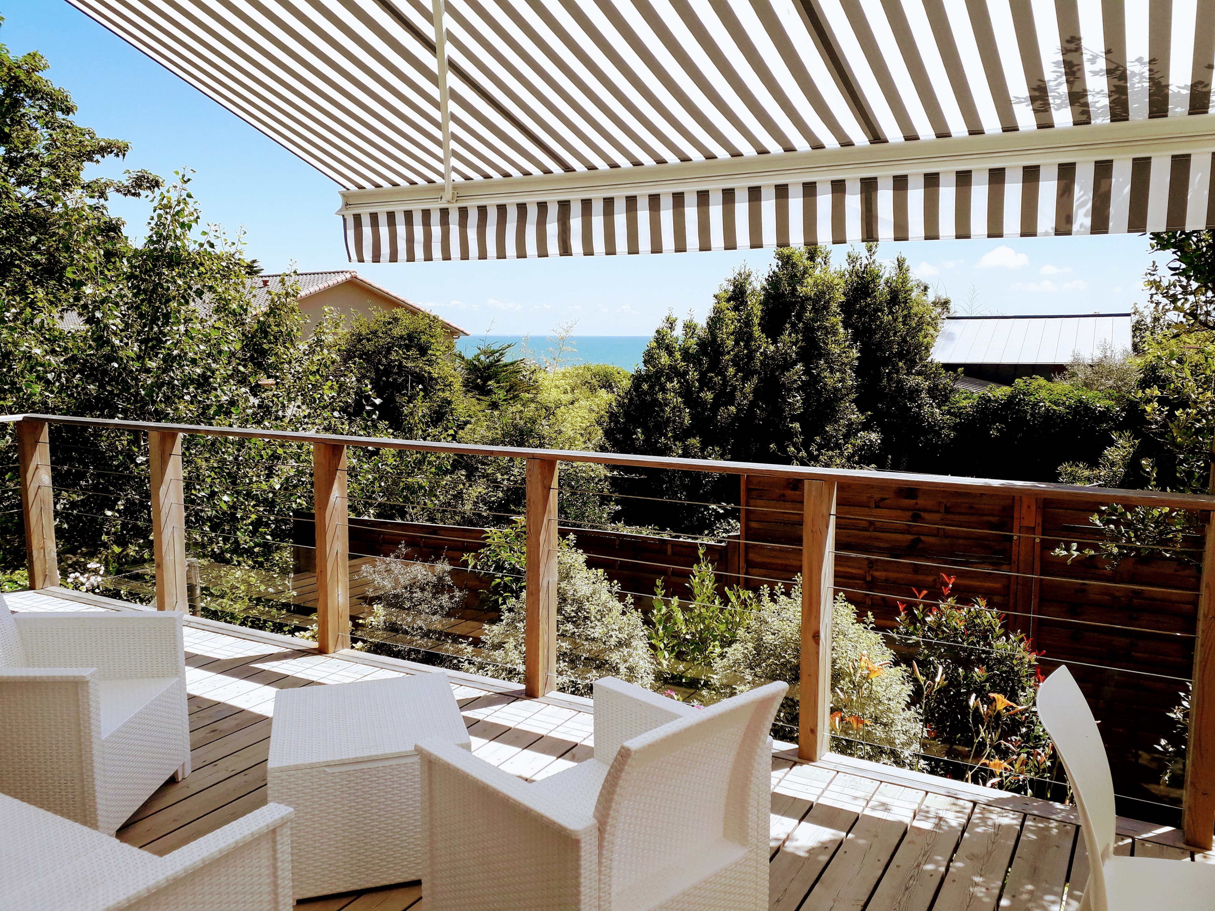 Maison Préfailles,  superb terrace with sea view