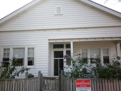 The Whitehouse. pet friendly and very central. in Moyne, Barwon South West Vic