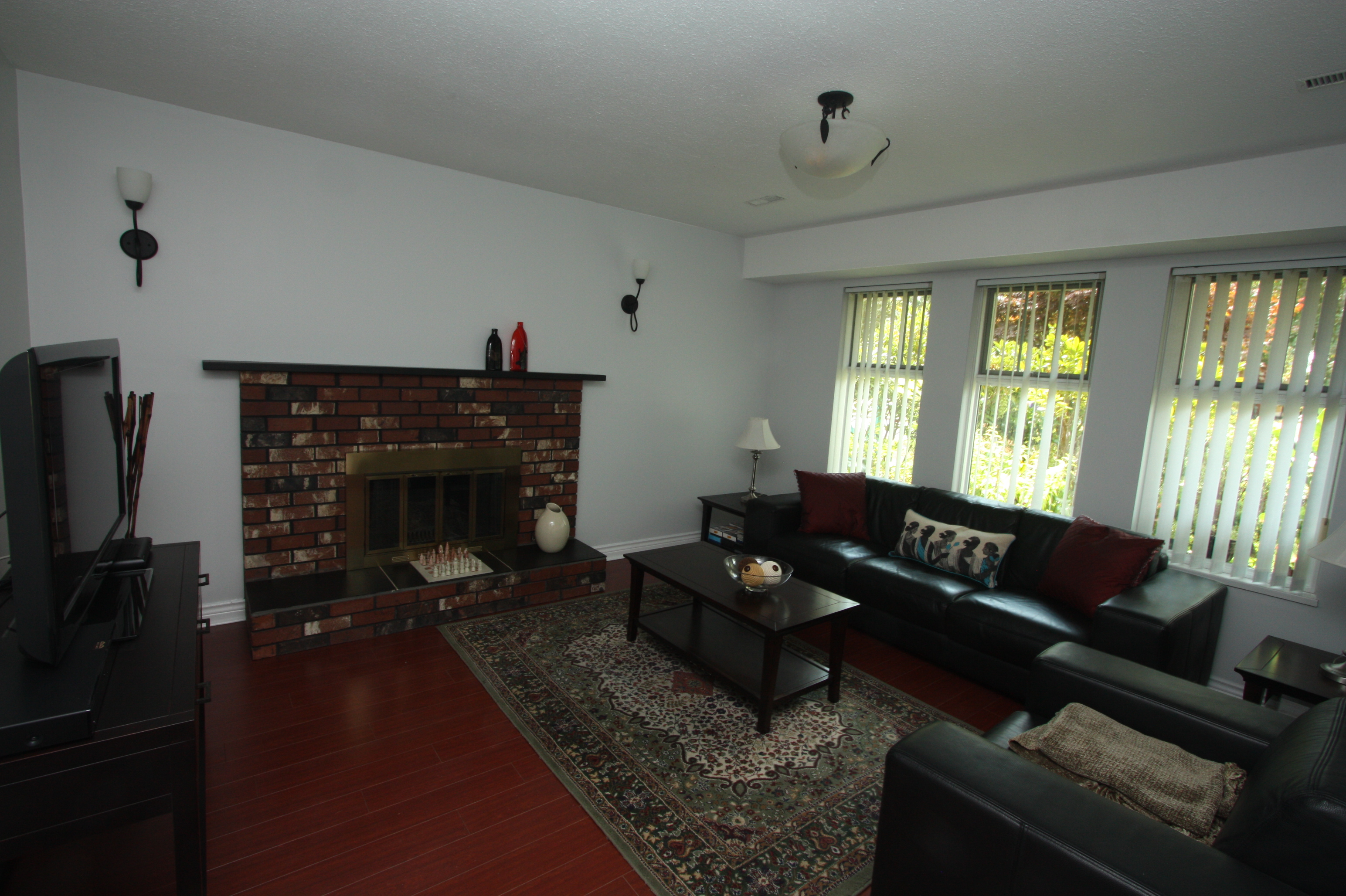Private. Trendy Neighbourhood. Sleeps 5.
