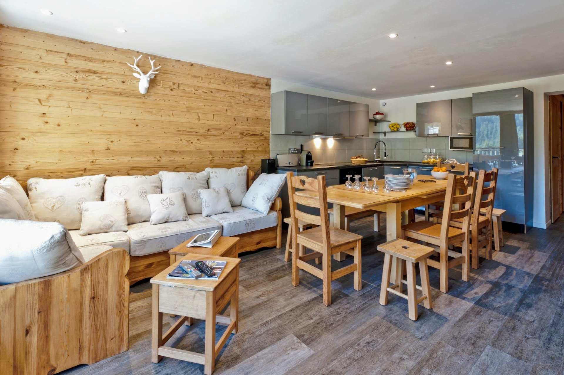 Charming ski-in ski-out apartment Courchevel 1650