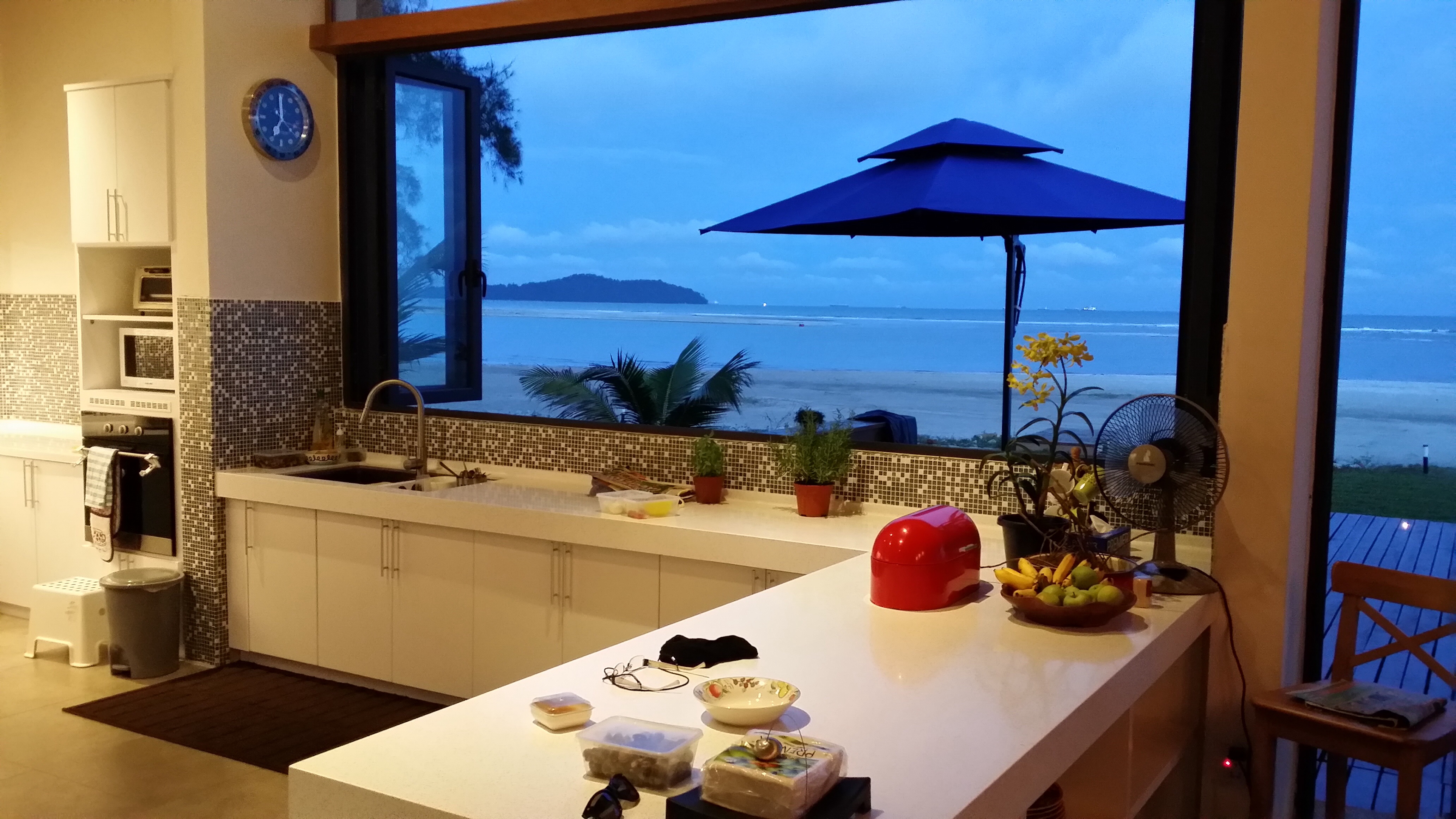 Beachfront VILLAKU RESIDENCES - Villas for Rent in Balok, Kuantan 