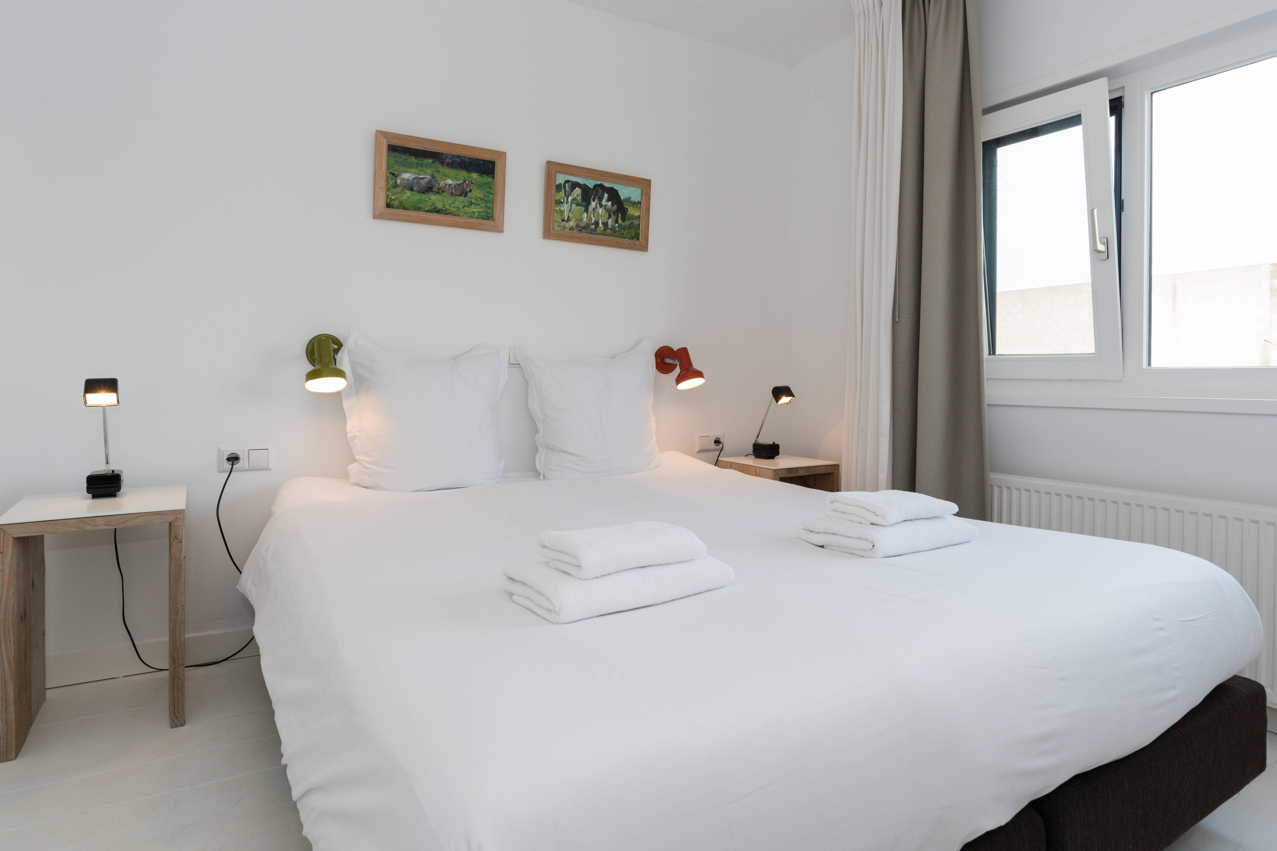 Modern Houseboat | Canal Views! | JORDAAN AREA โ Amsterdam stay