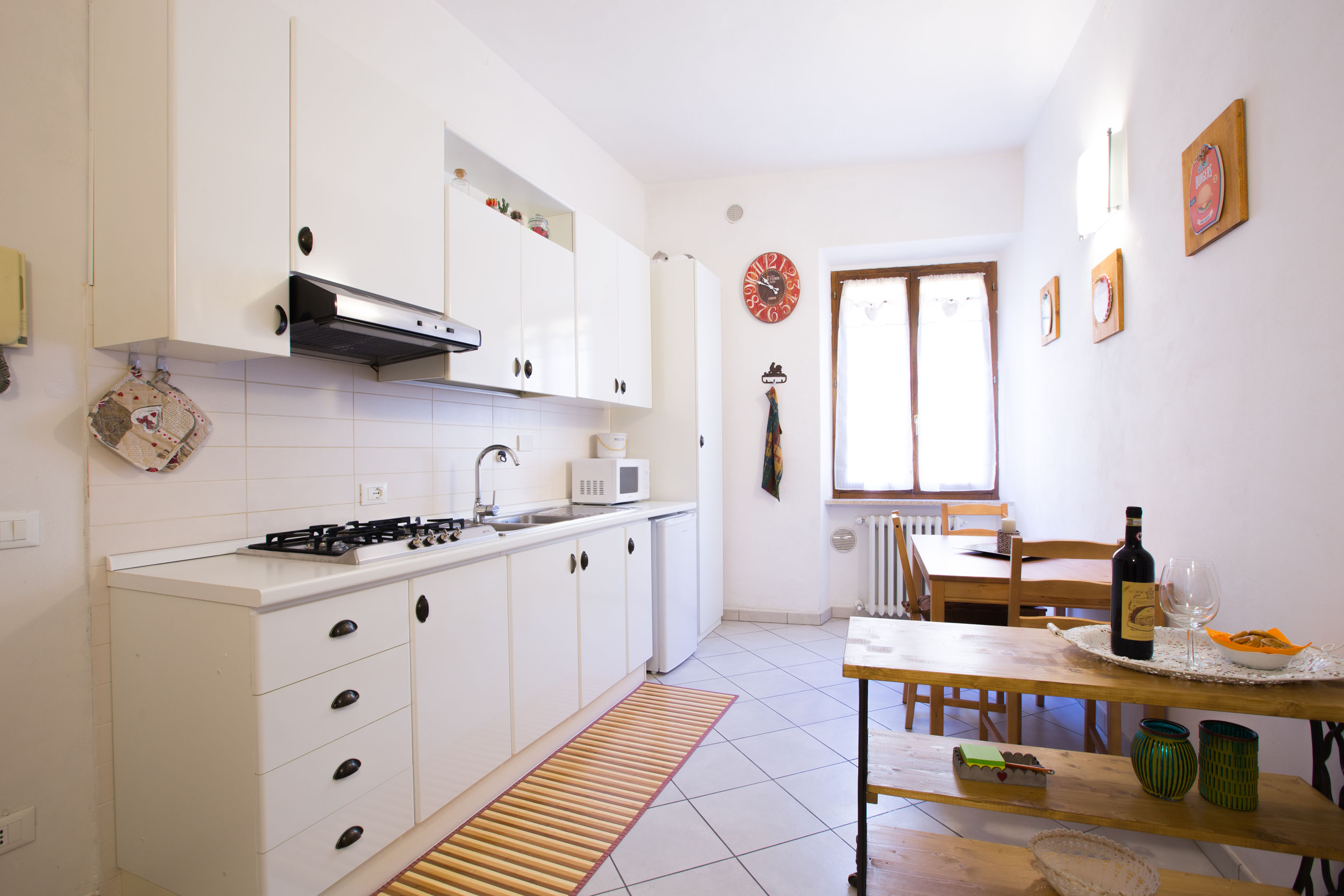 central bright apartment