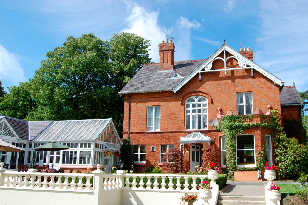 Glenmore Manor, 5* Manor House Houses for Rent in Lurgan, United Kingdom