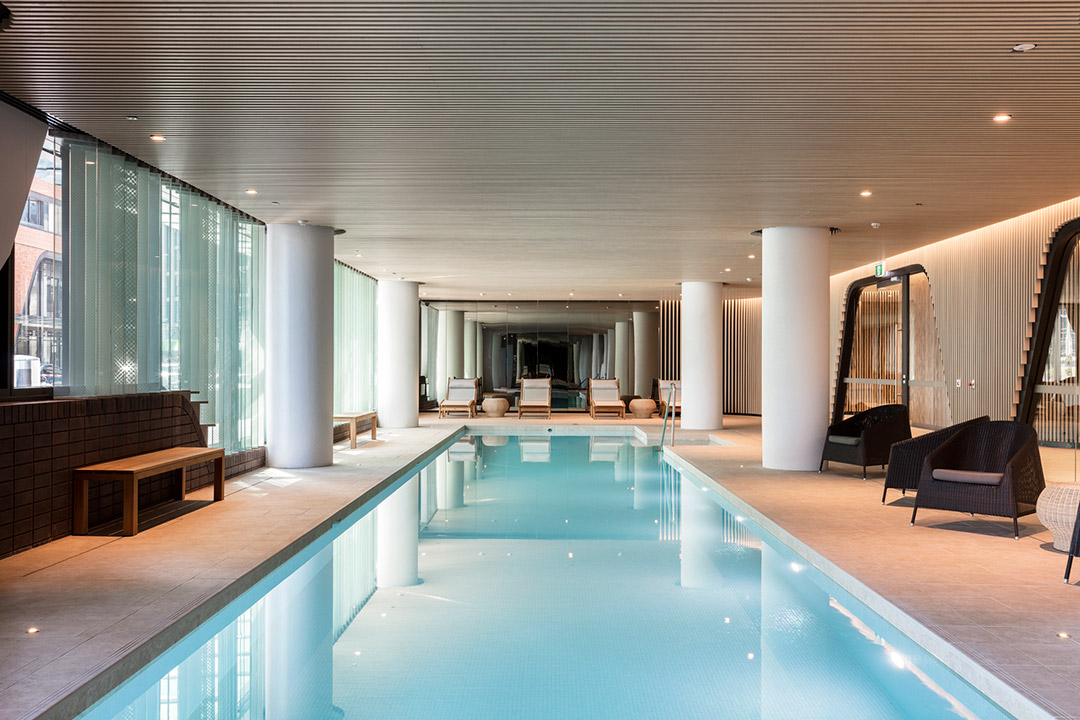 Bright Modern CBD waterside Apt Free tram pool