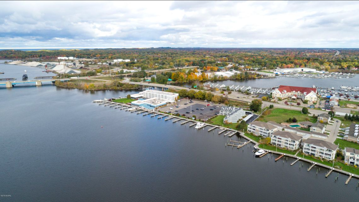 Waterfront Condo Beautiful Spring LakeGrand Haven Townhouses for Rent in Spring Lake