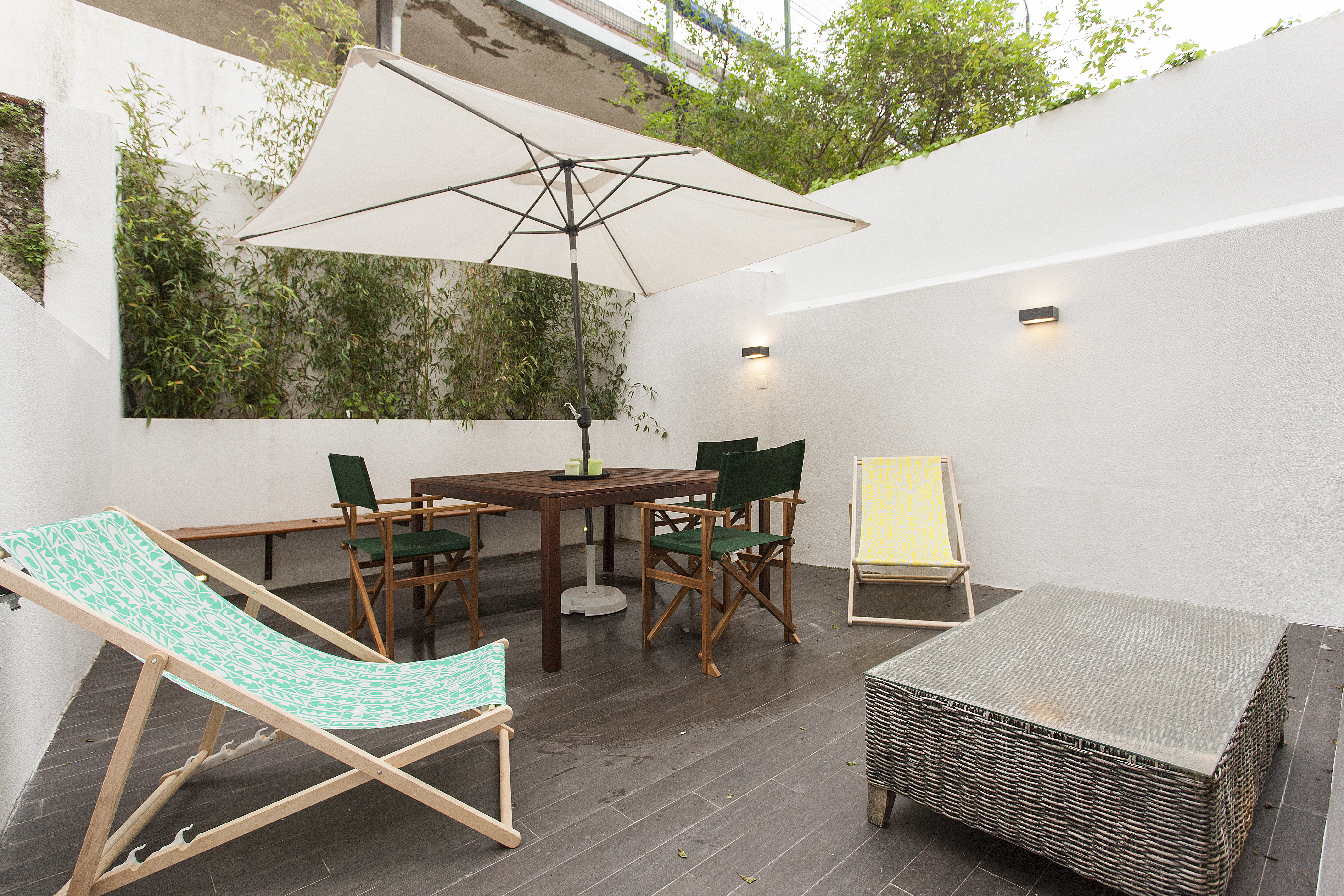 Central & Cosy Apartment w/ Terrace