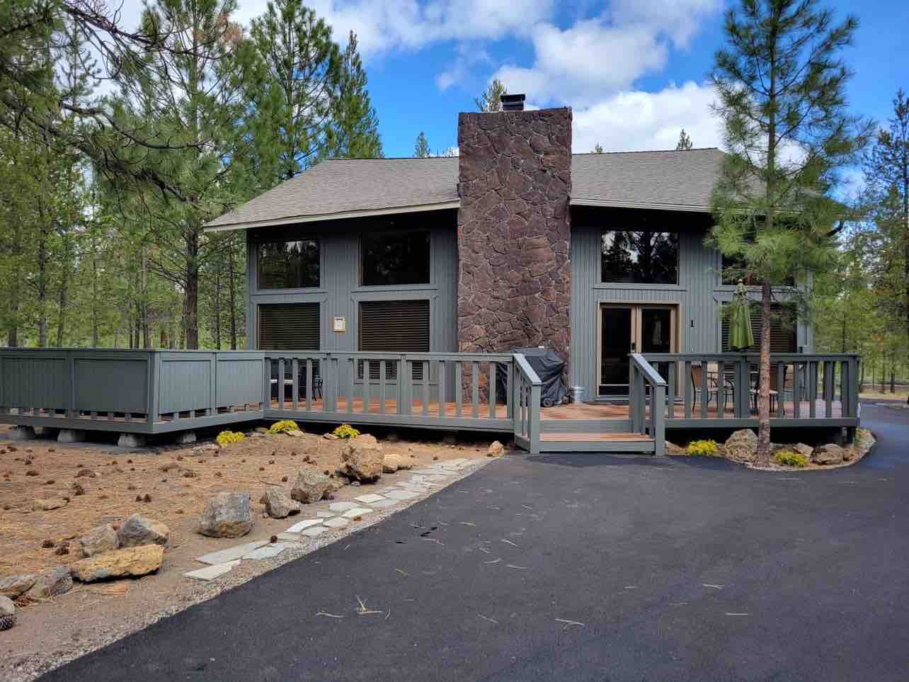 Comforts of home and fun for the whole family! Houses for Rent in Sunriver, Oregon, United