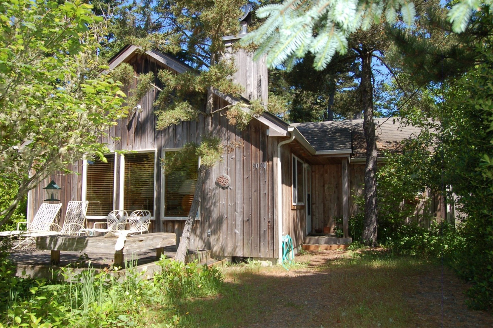 Charming Beach Cabin 1 & 1/2 Blocks to the Beach! Cabins for Rent in