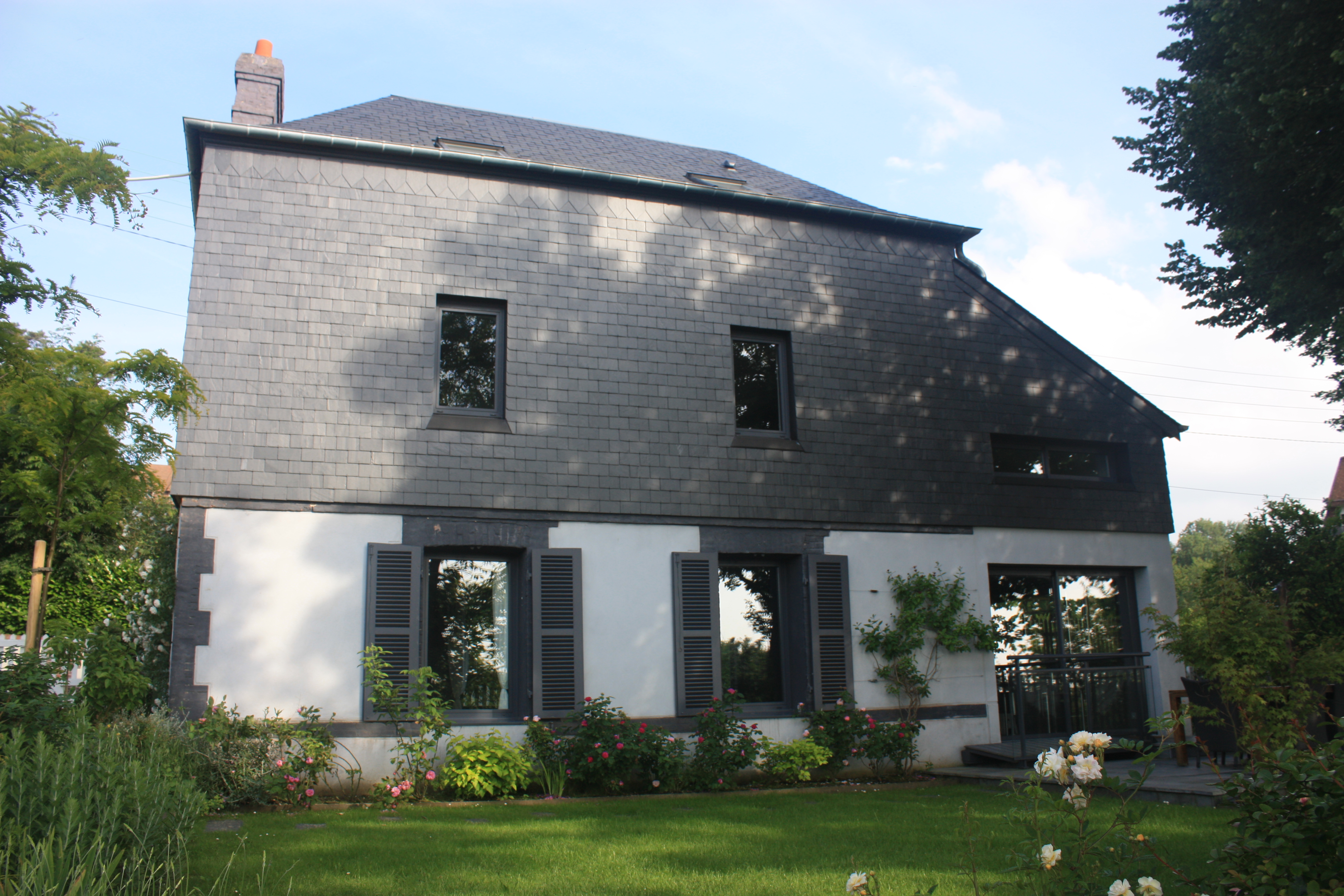 Jolie Villa Vue Mer Avec Jardin Et Bain Nordique Houses For Rent In Trouville Sur Mer Basse Normandie France