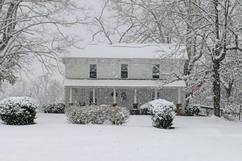 Historic 1880 Farmhouse with Modern Southern Charm Farm stays for Rent in Casar, North