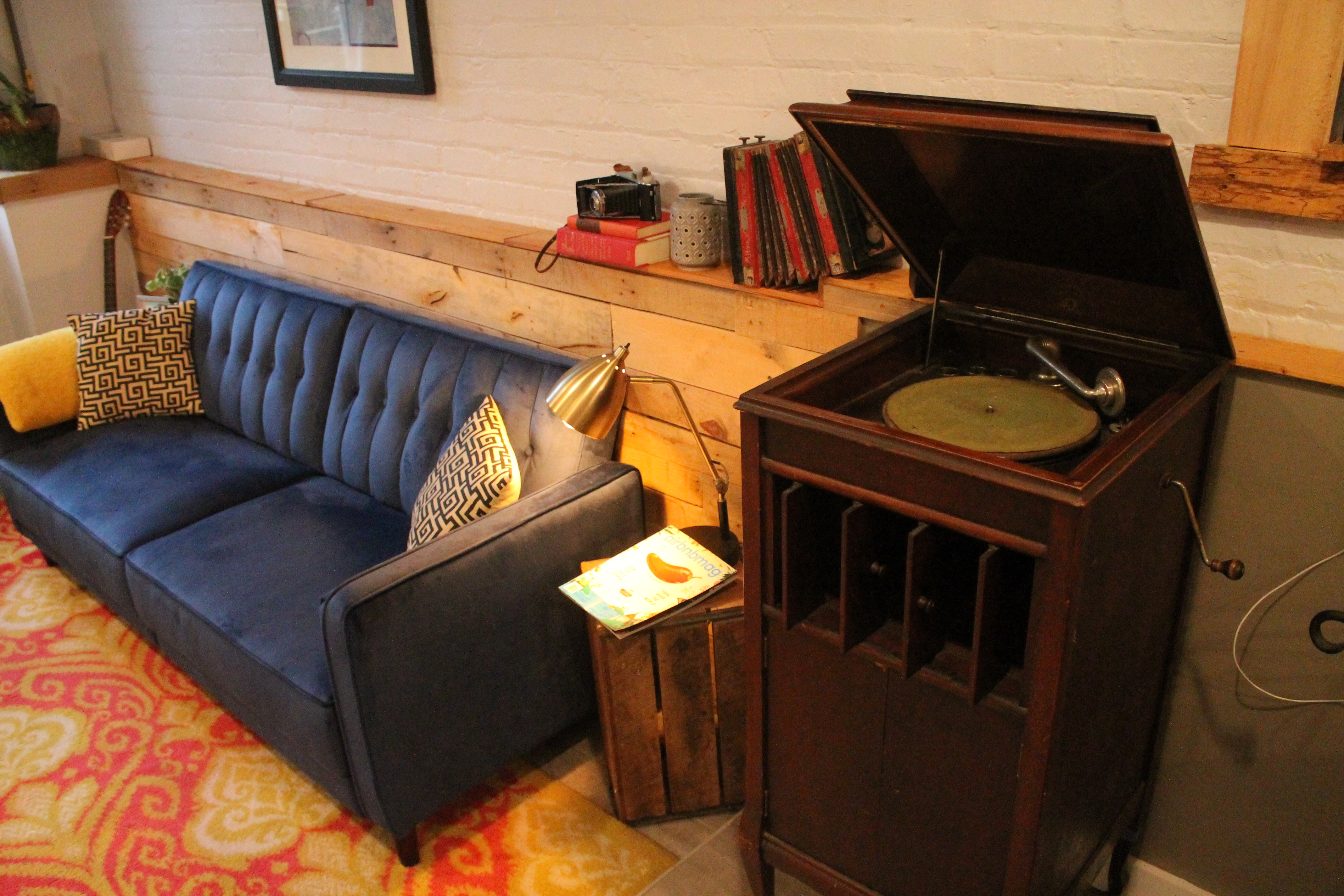 Free parking, close to public transit, dining in Bridgeport, Chicago