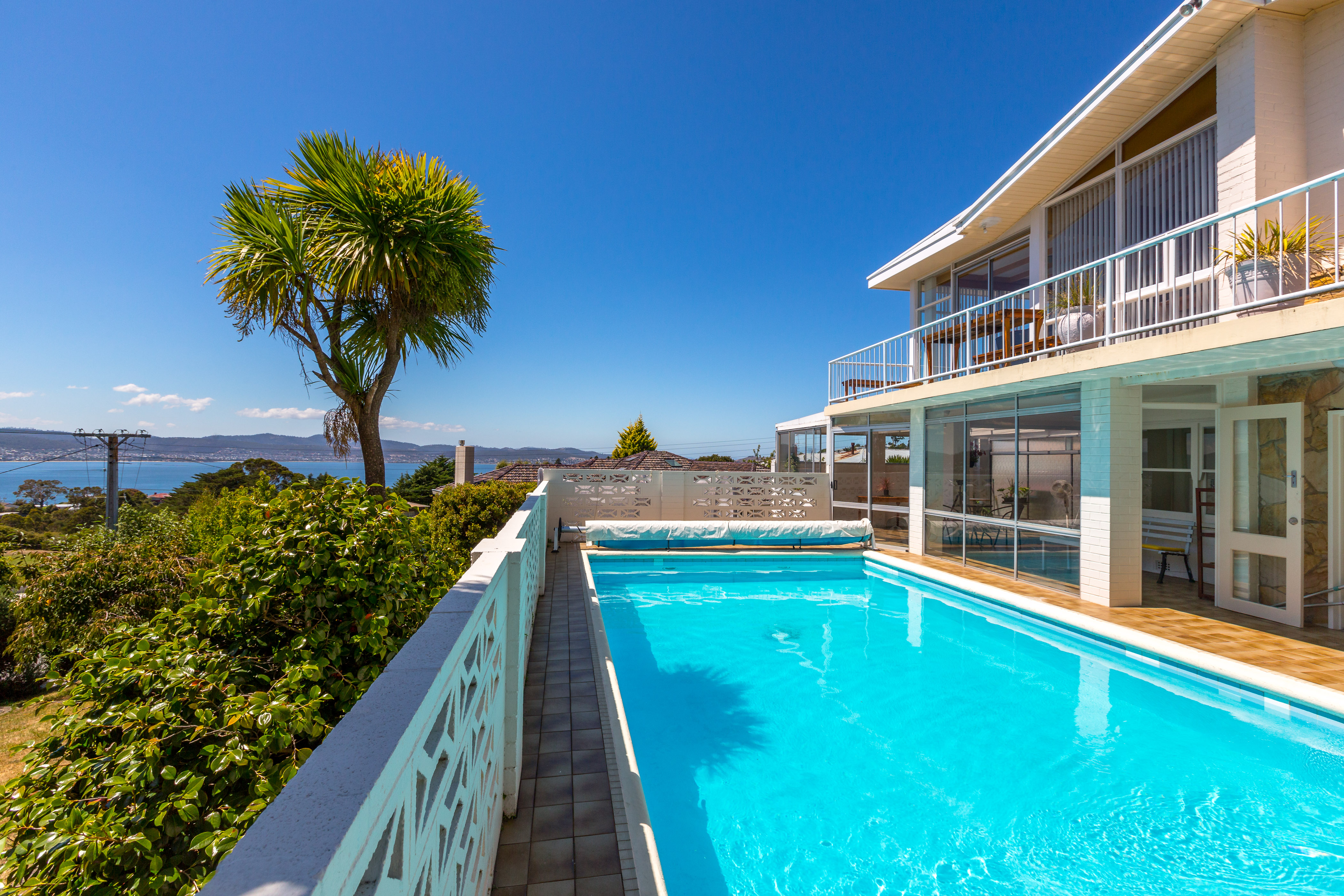 Aqua Retreat Apartment