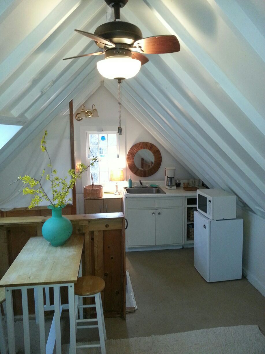 A Cute and Cozy Vineyard Cottage! Tiny houses for Rent in Tisbury