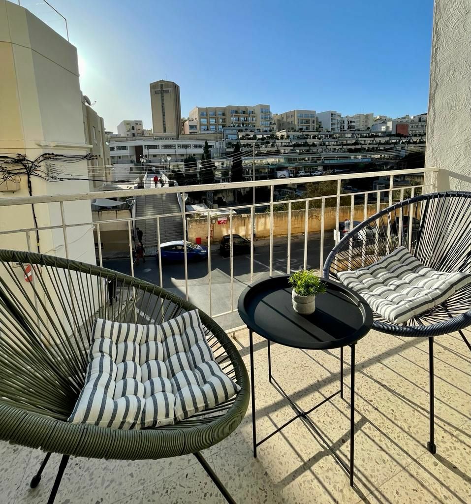 Comfy 3-bedroom apartment in spinola bay