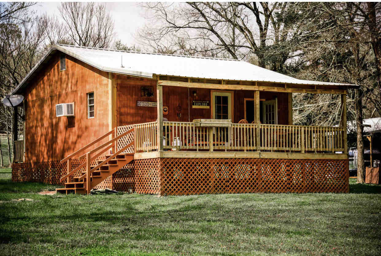 Caddo luxury Cabin on Collier creek Cabins for Rent in Norman