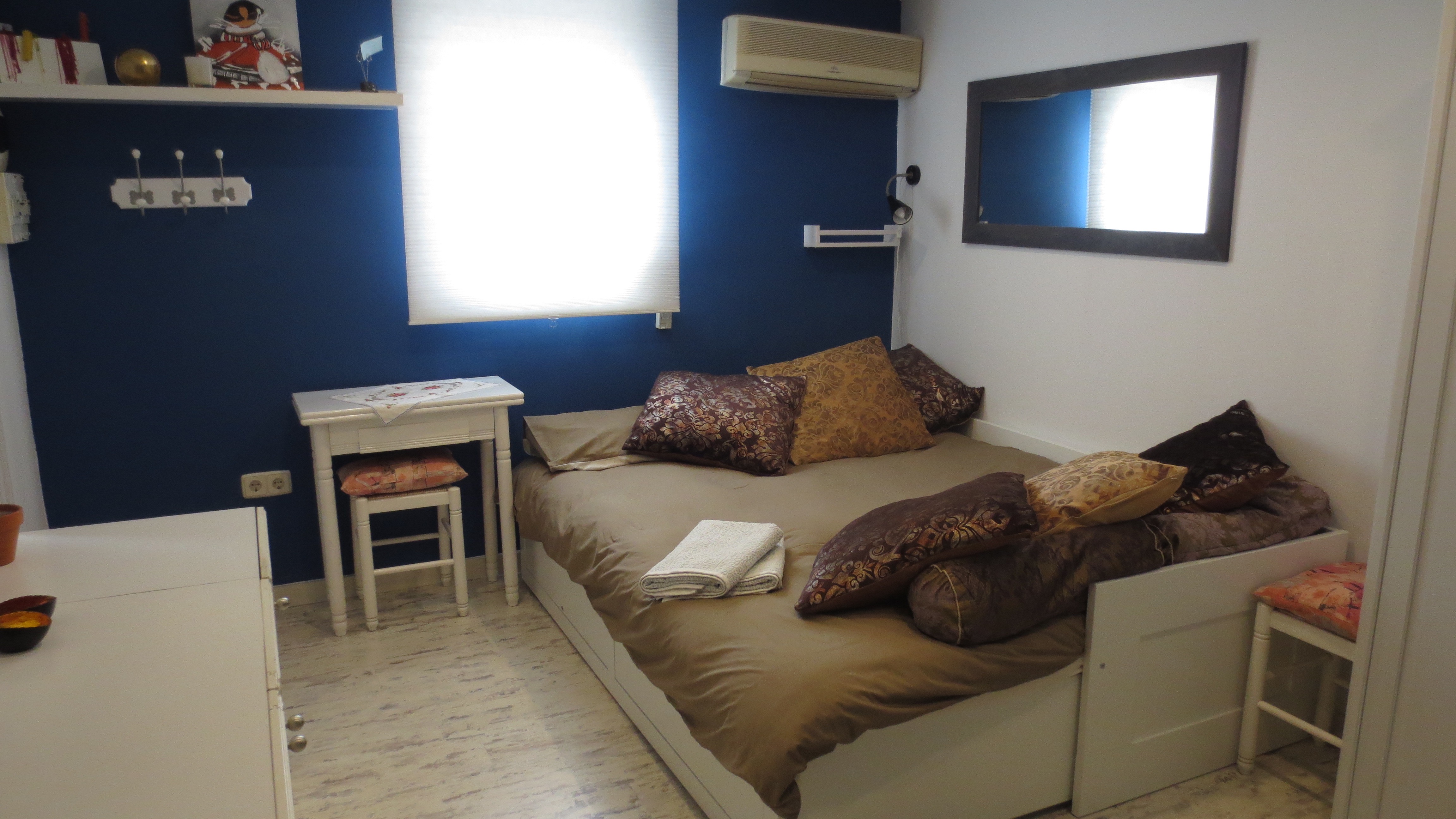 Penthouse with large terrace and a good location. in Vilapicina i la Torre Llobeta, Barcelona