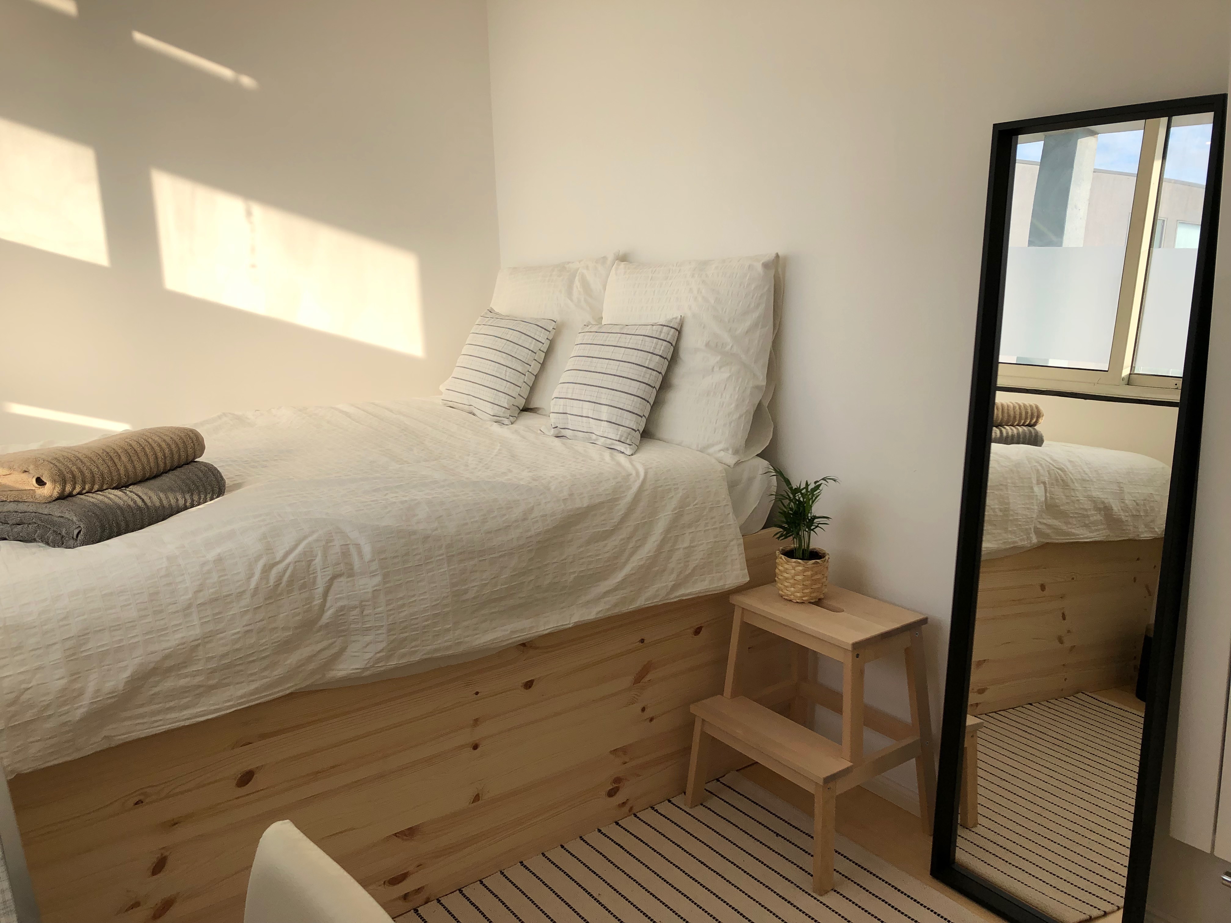 Clean, peaceful, modern room near Centraal Station — Amsterdam stay