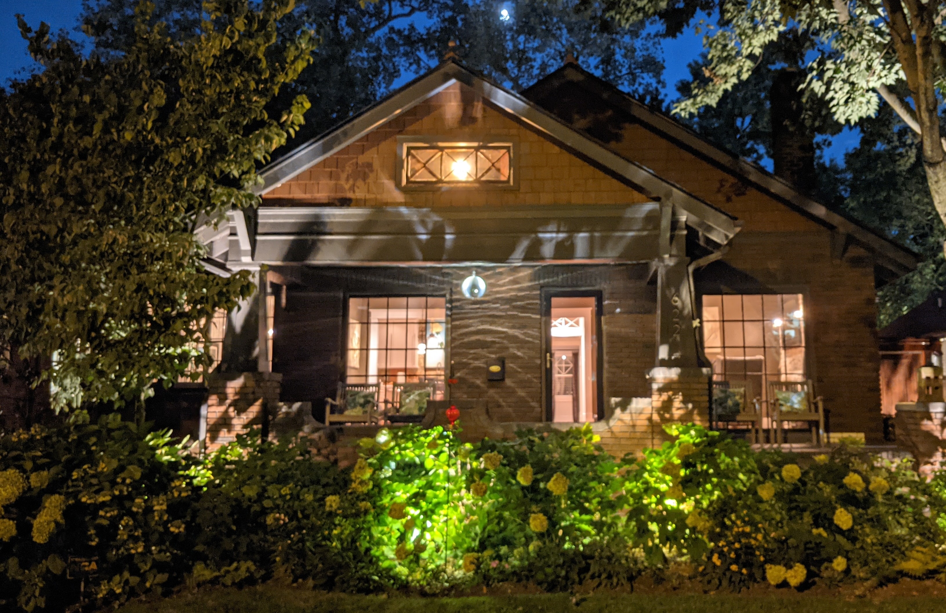 East Nashville Artists' Bungalow in District 6, Nashville