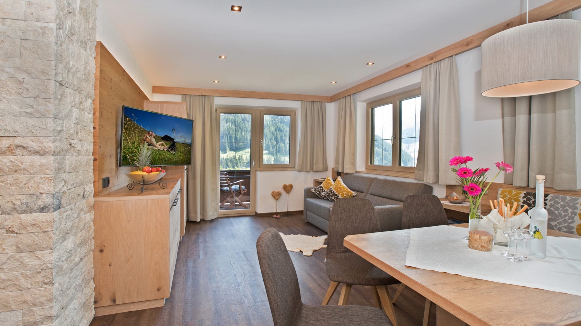 Spacious 1-BR Apartment with Balcony & View
