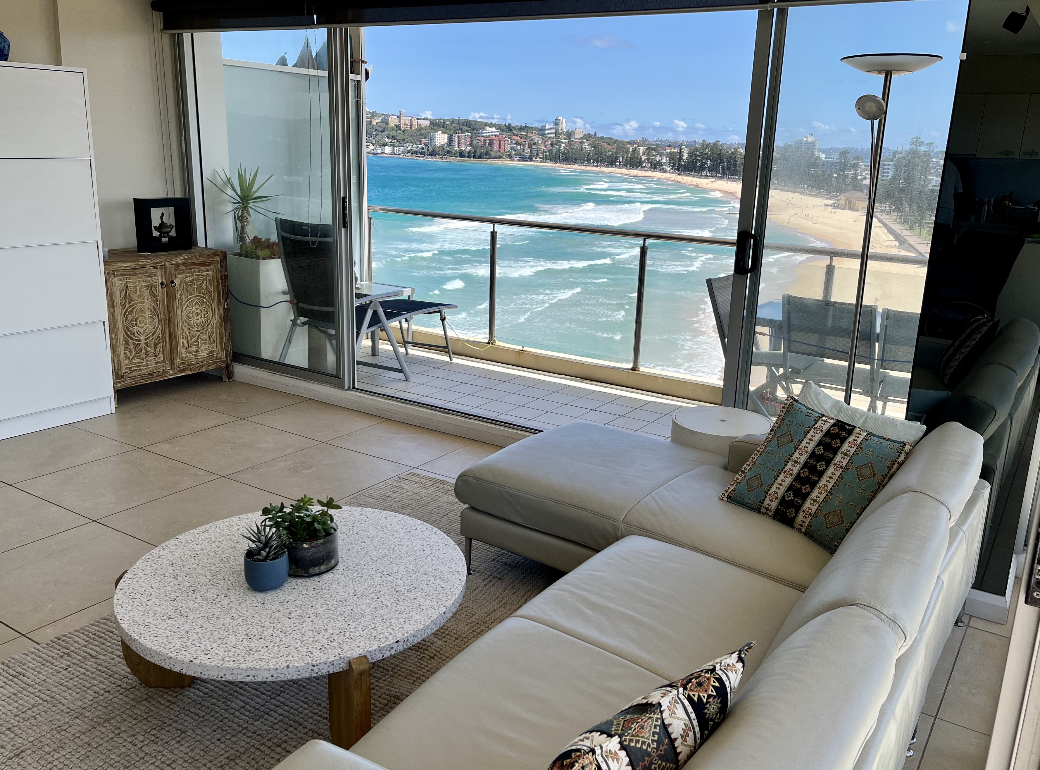 Absolute Manly beachfront direct access & views
