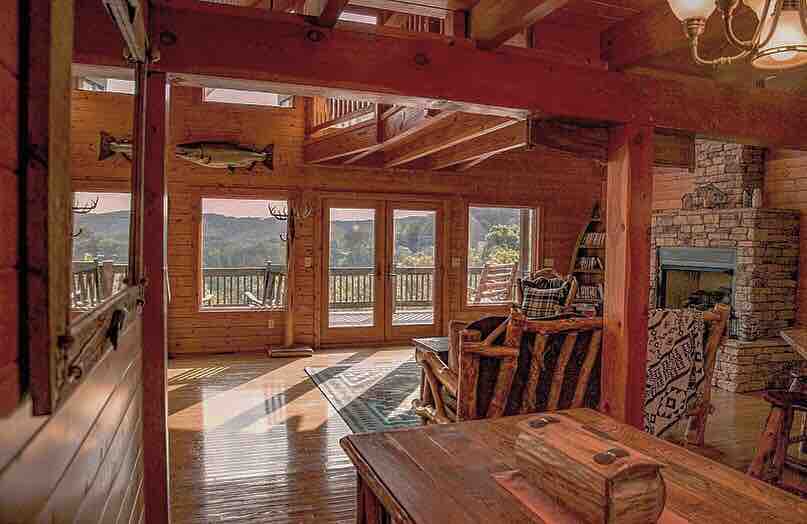 The Log Cabin of Center Hill Lake 1hr from Nash! Cabins for Rent in