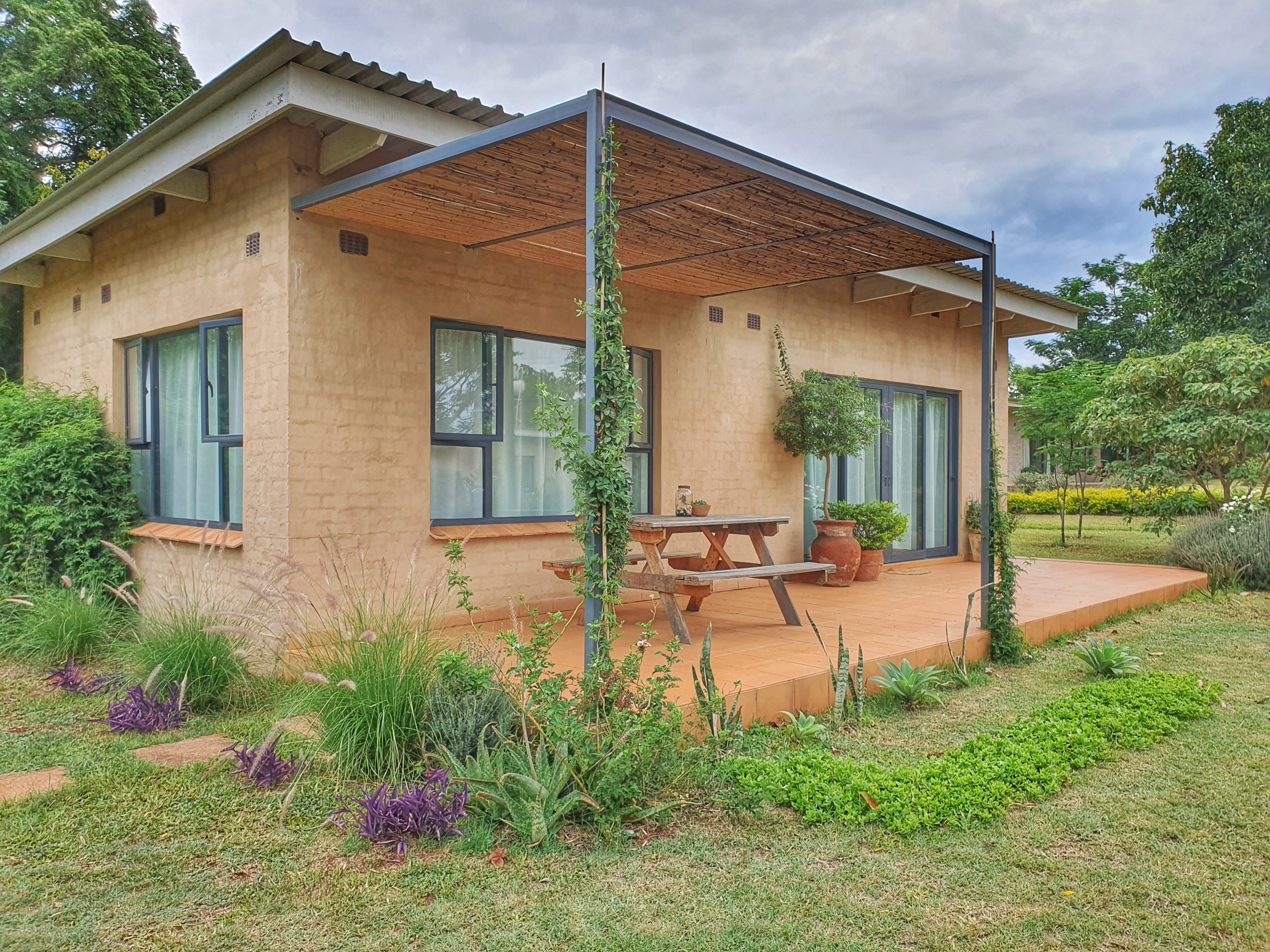 Modern Serviced One Bedroom Cottages in Harare