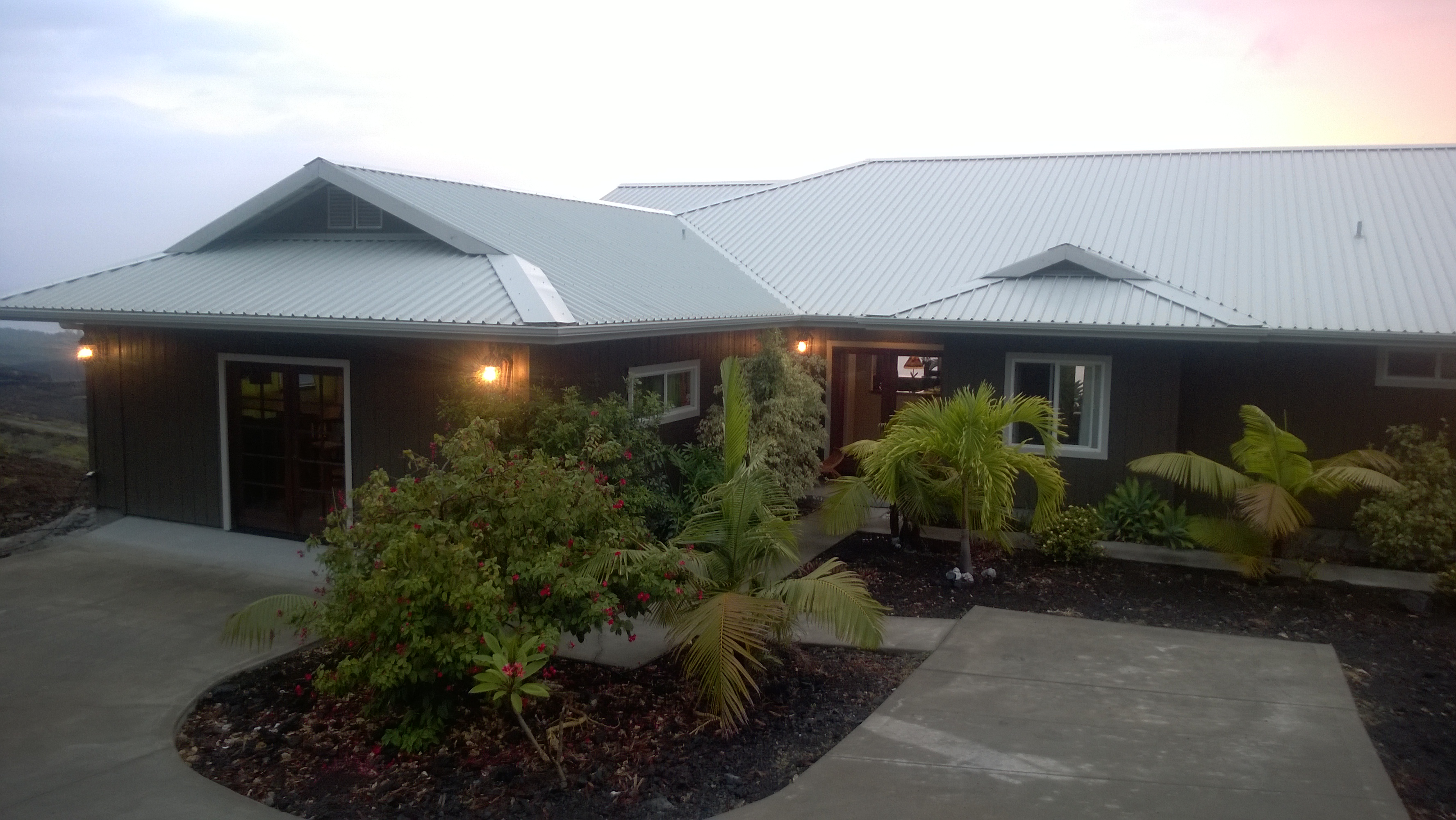 South Kona Ocean View Luxury 4+ Br Pool, Sleeps 10 Houses for Rent in Captain Cook, Hawaii