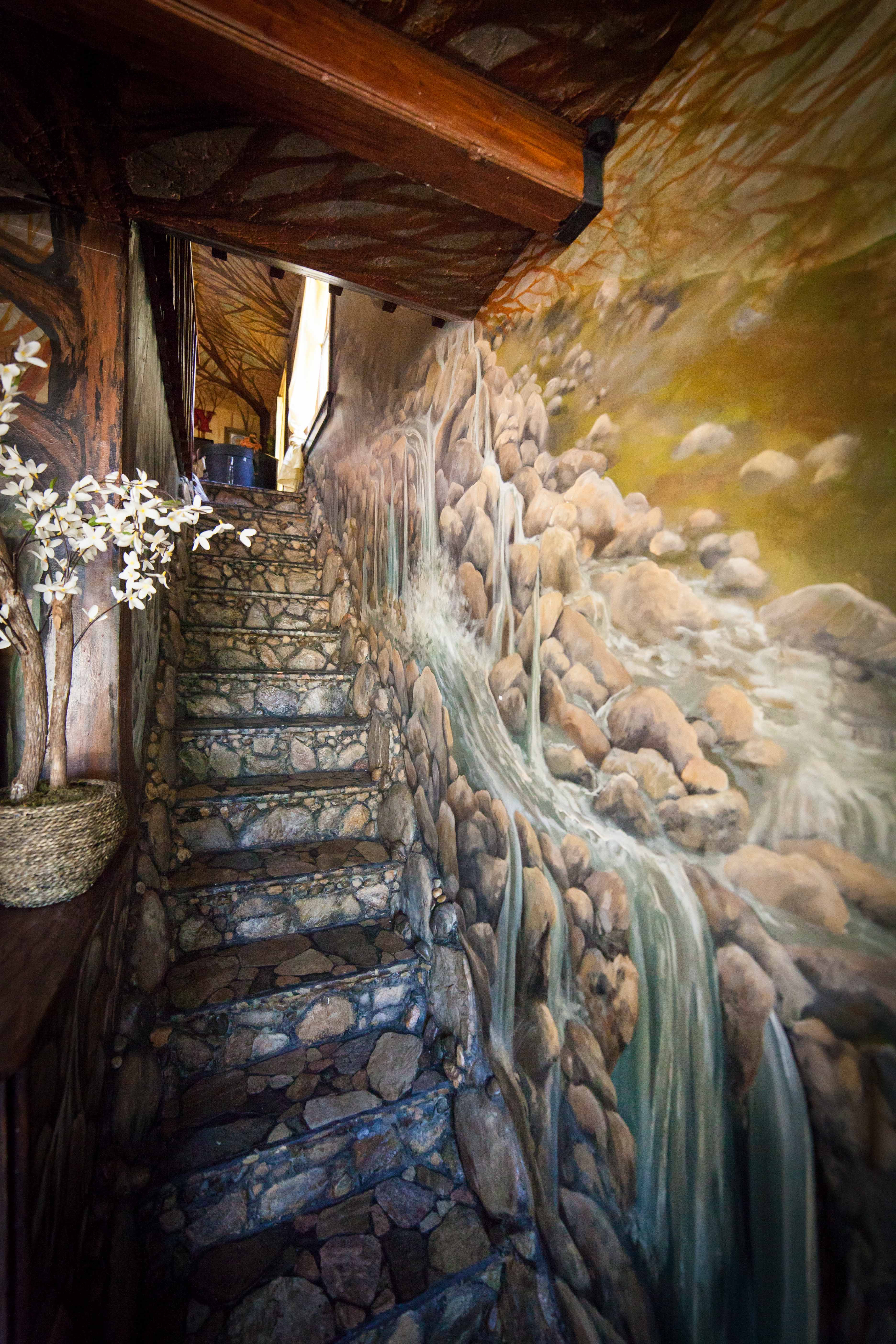 NE MPLS Magic Studio the Wolf House Earth houses for Rent in Minneapolis, Minnesota, United