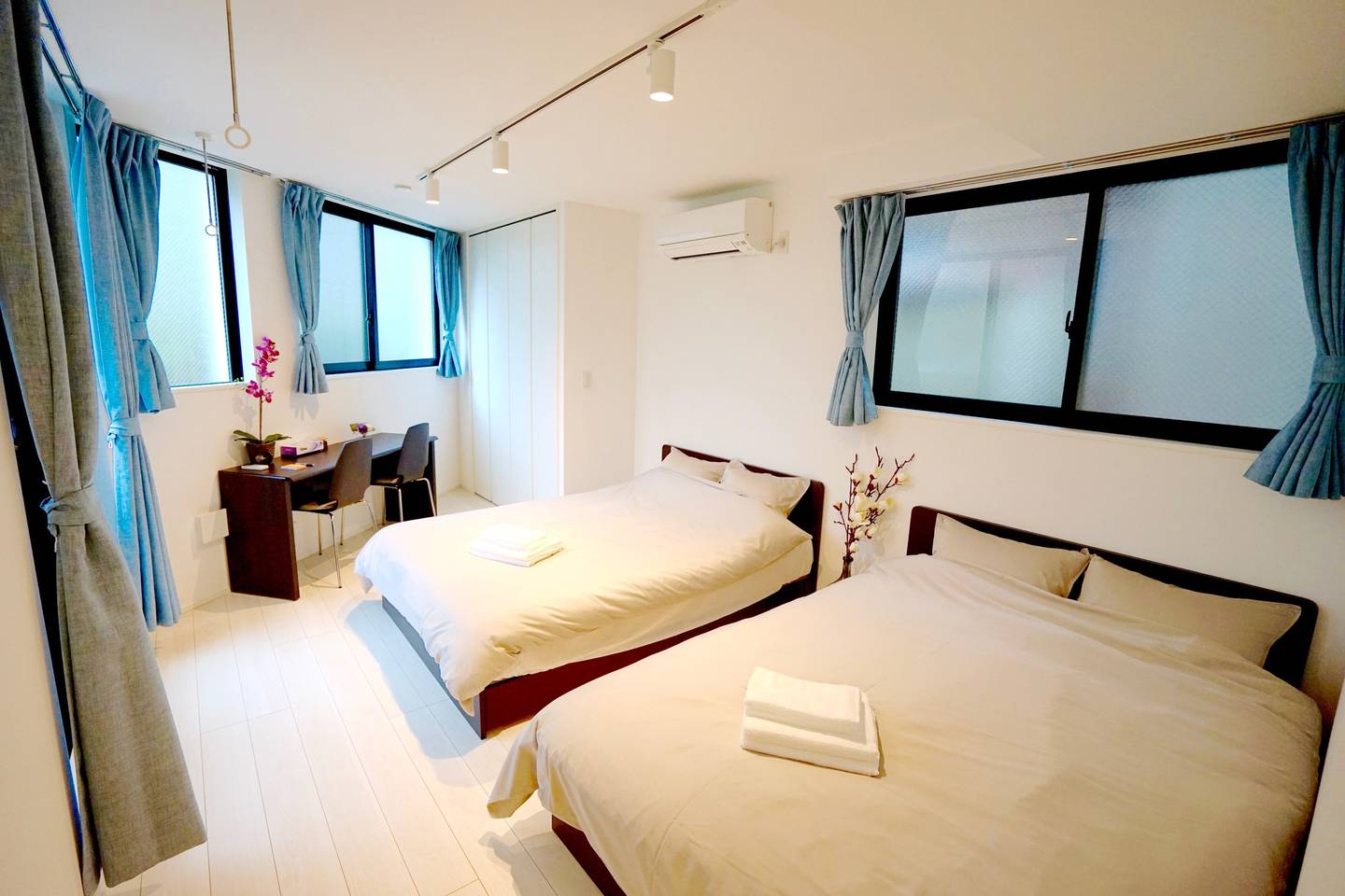 4 minutes to Shinjuku: New Tokyo Apartment 102