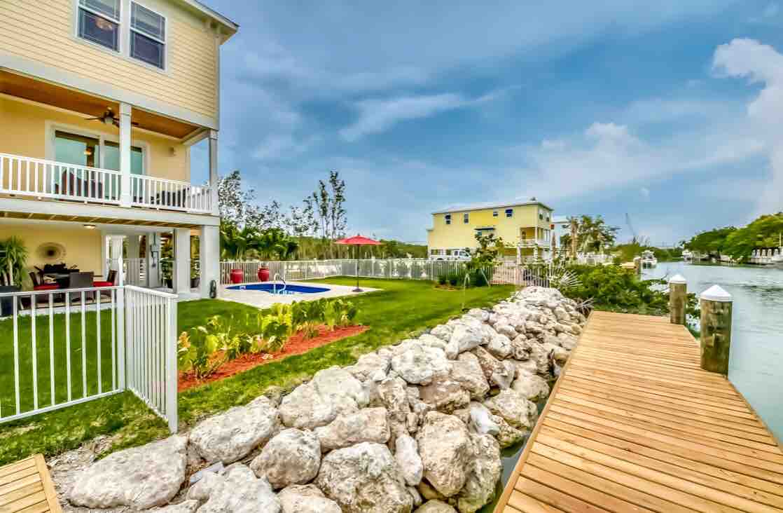 Waterfront Private Pool & Dock Near Sombrero Beach Houses for Rent in