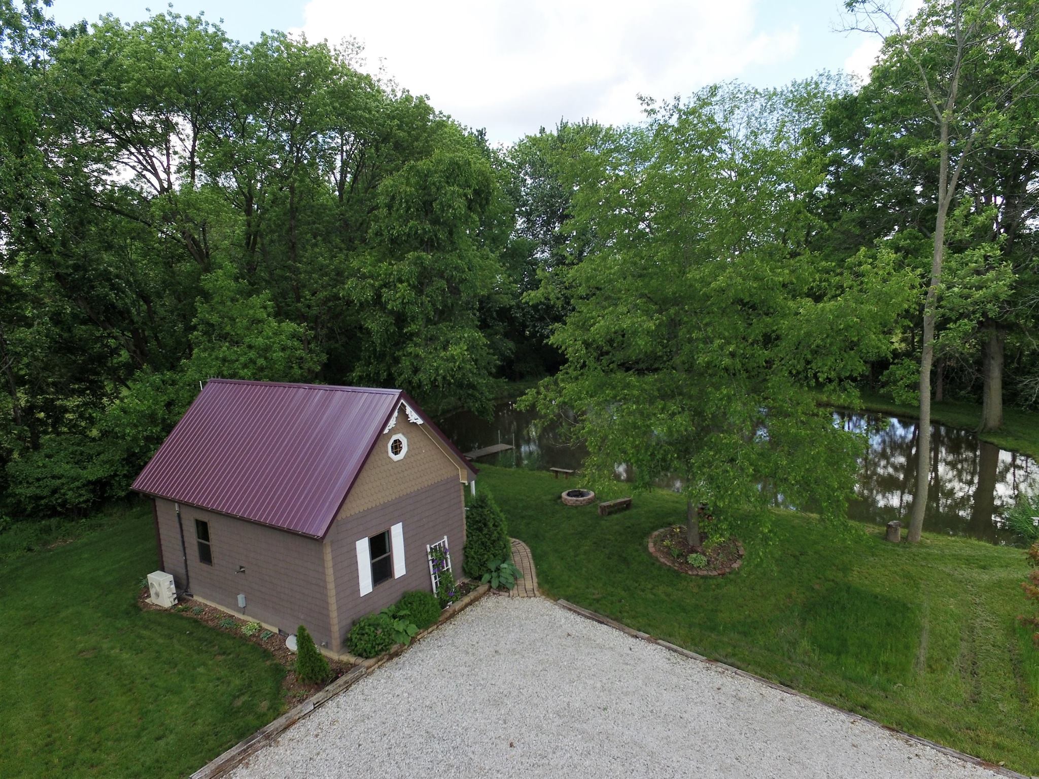 The Goose Pond Cottage Cottages for Rent in Lyons, Indiana, United States