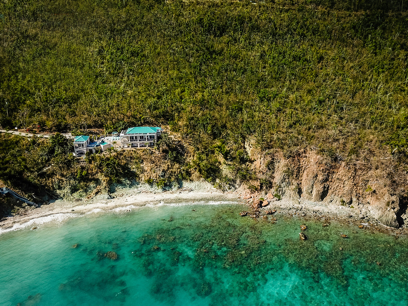 Breathtaking Waterfront Villa! Walk To The Beach!