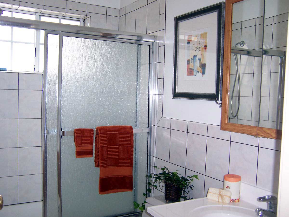Affordable Room by Highland Hospital in Lynn-Highland Park, Oakland