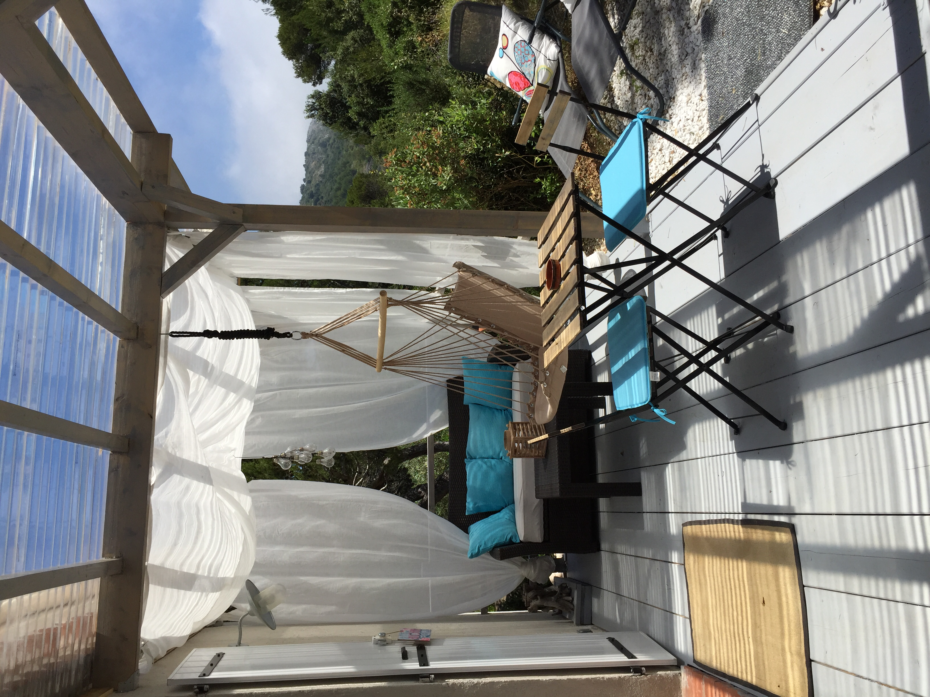 Eze, Quiet studio between the sea and the mountain