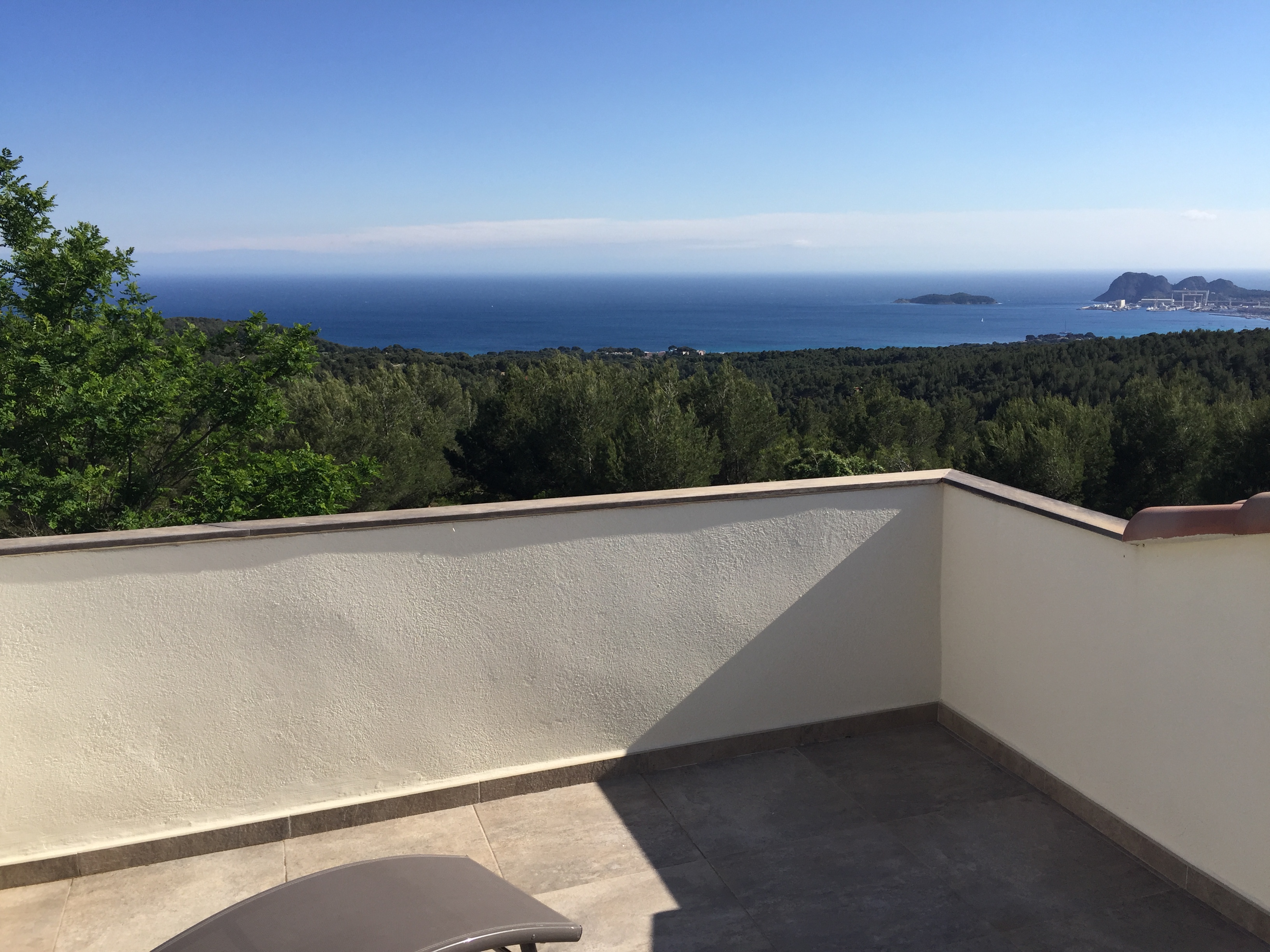 2/3 p, nature and 180° sea view