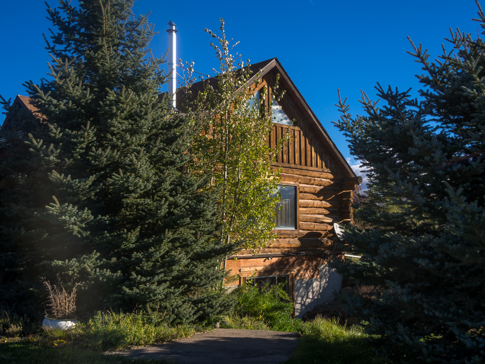 Custom built Montana Log home. Cabins for Rent in Livingston, Montana