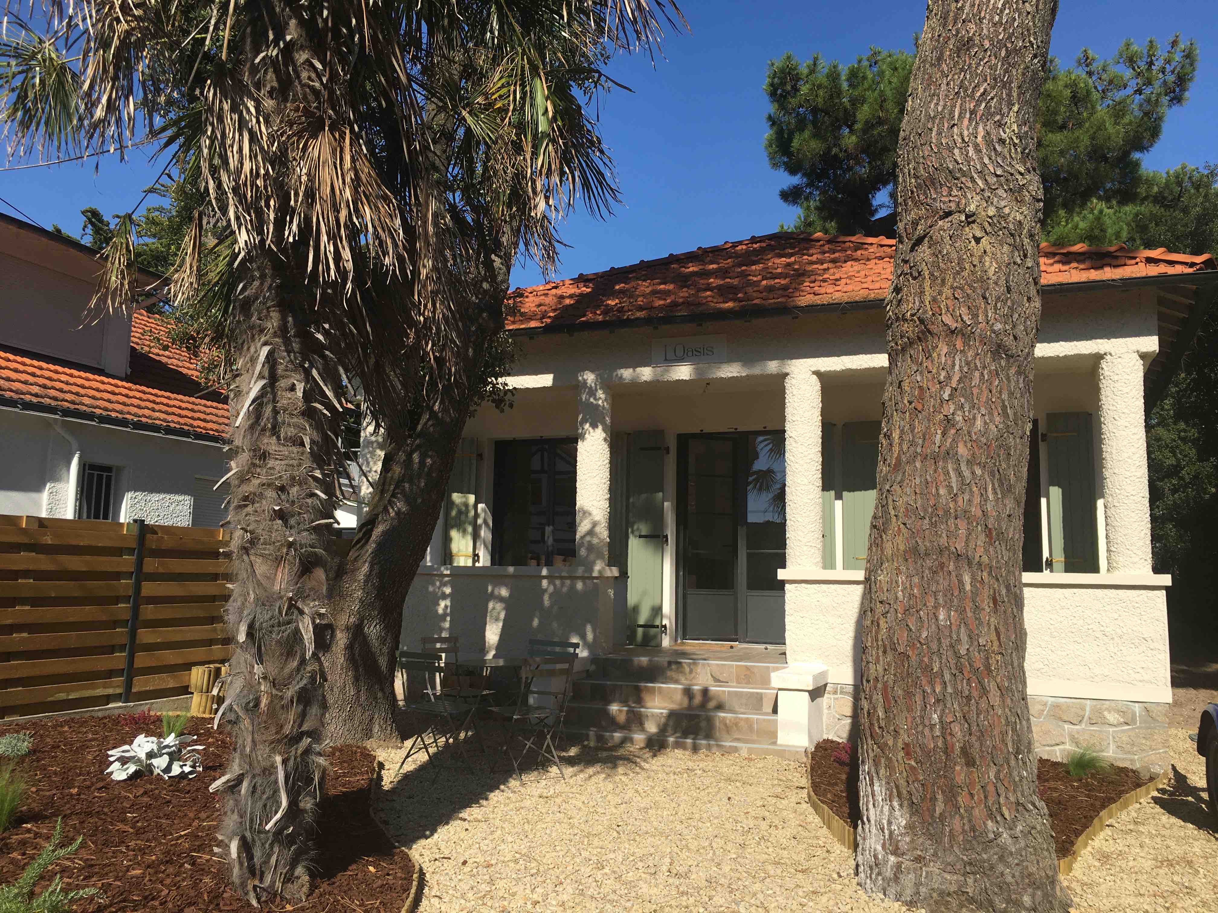 Maison Bauloise L’Oasis: Beach and Walking Market