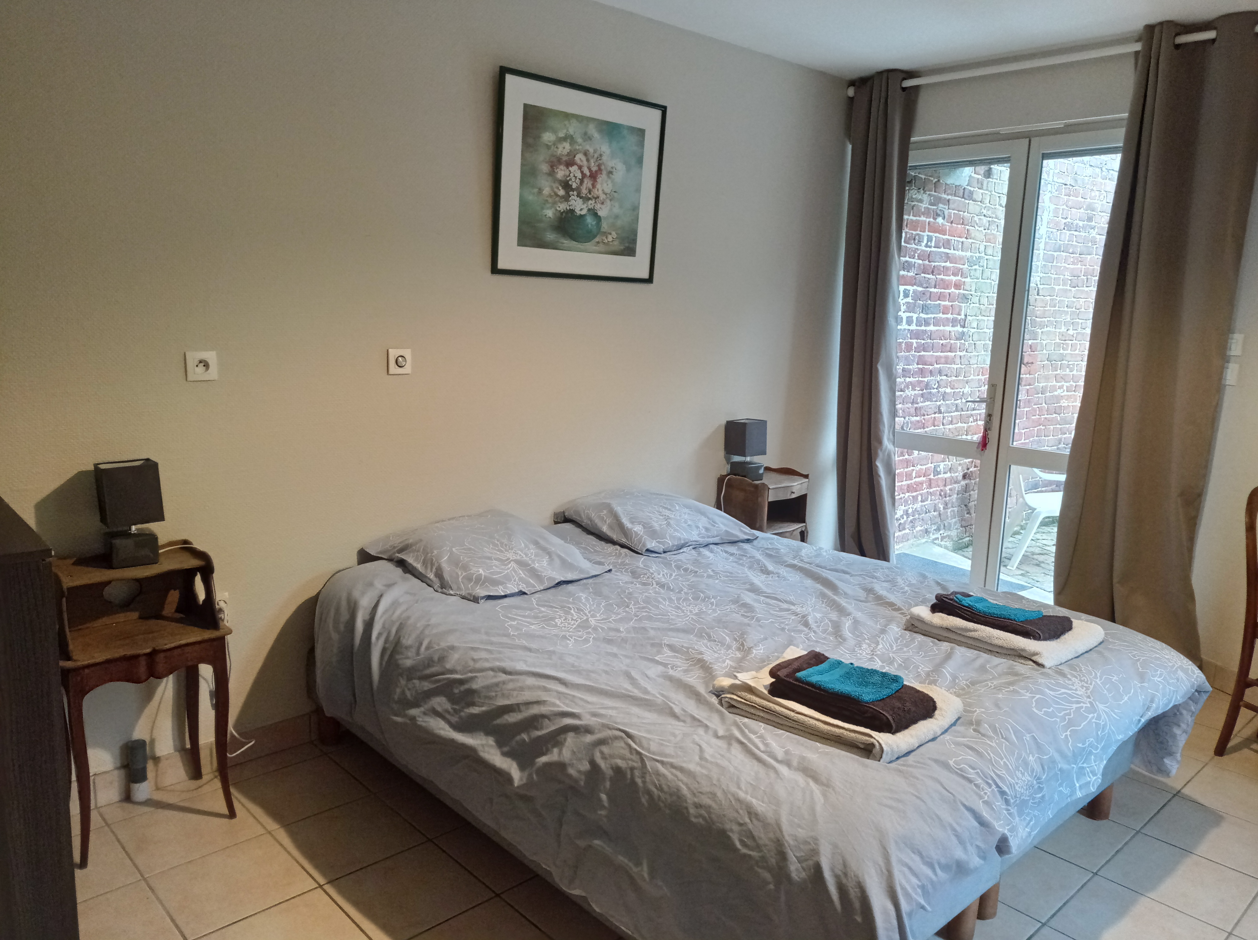 Independent studio in the heart of a garden