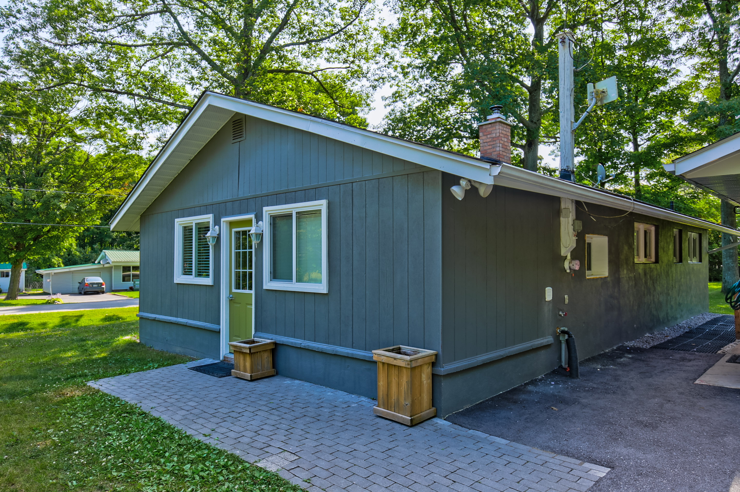 Entire 3 Bedroom Cottage Minutes from the Beach Cottages for Rent in