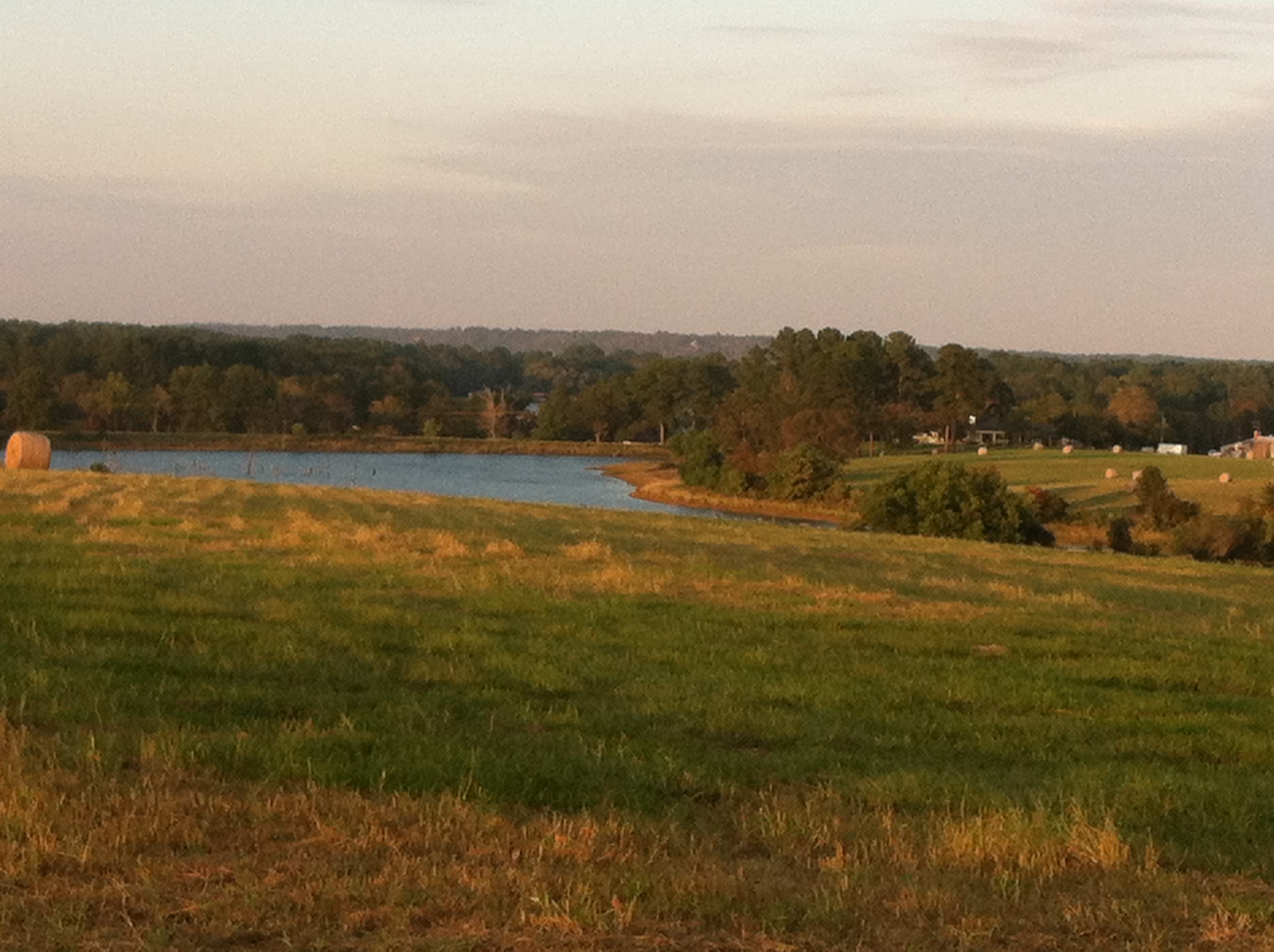 Fishing Texas private Bass lake, boat, cabin Cottages for Rent in