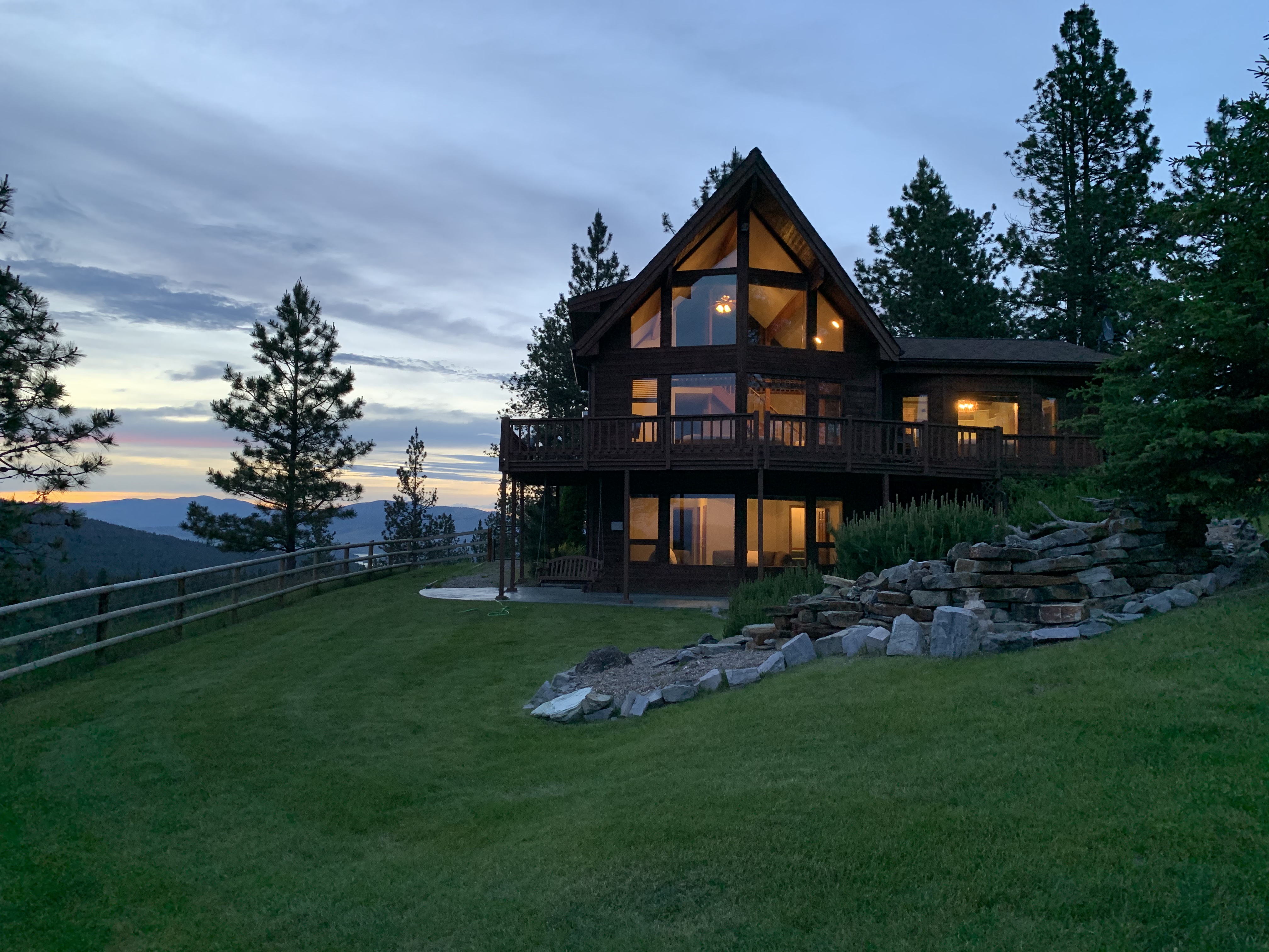 Top Of The World Cabin At Flathead Lake Cabins For Rent In Polson Montana United States