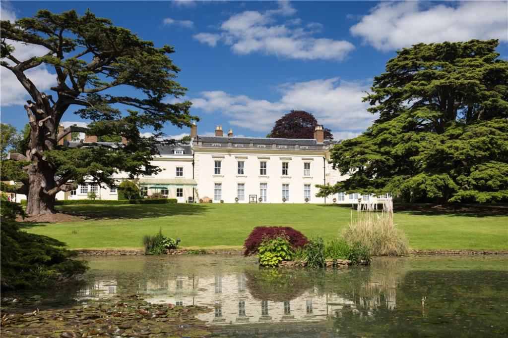 Moulton Grange Country Estate Houses for Rent in Pitsford, England